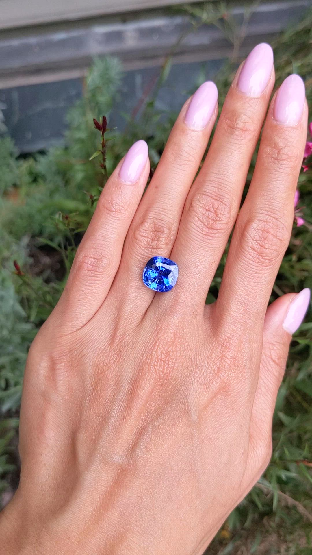 7.60 Ct. Blue Sapphire from Ceylon (Sri Lanka) Size Video