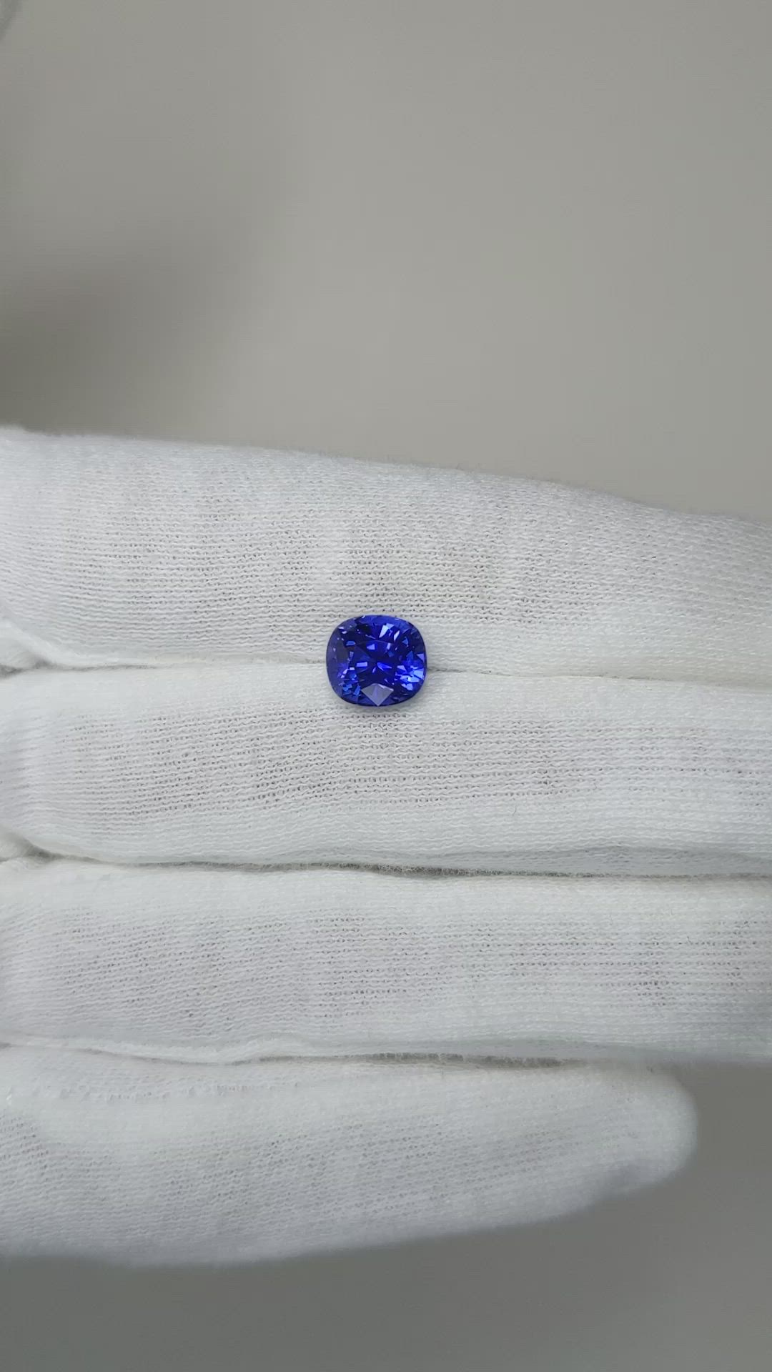 2.53 Ct. Blue Sapphire from Ceylon (Sri Lanka) Size Video