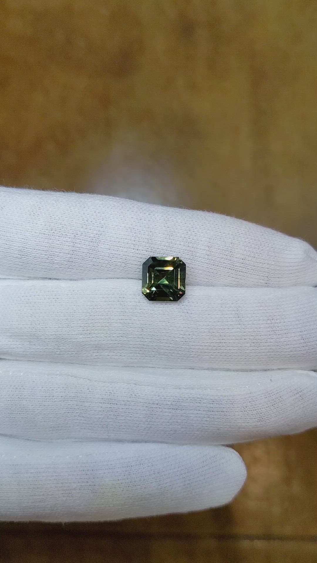 4.06 Ct. Sapphire from Ceylon (Sri Lanka) Size Video