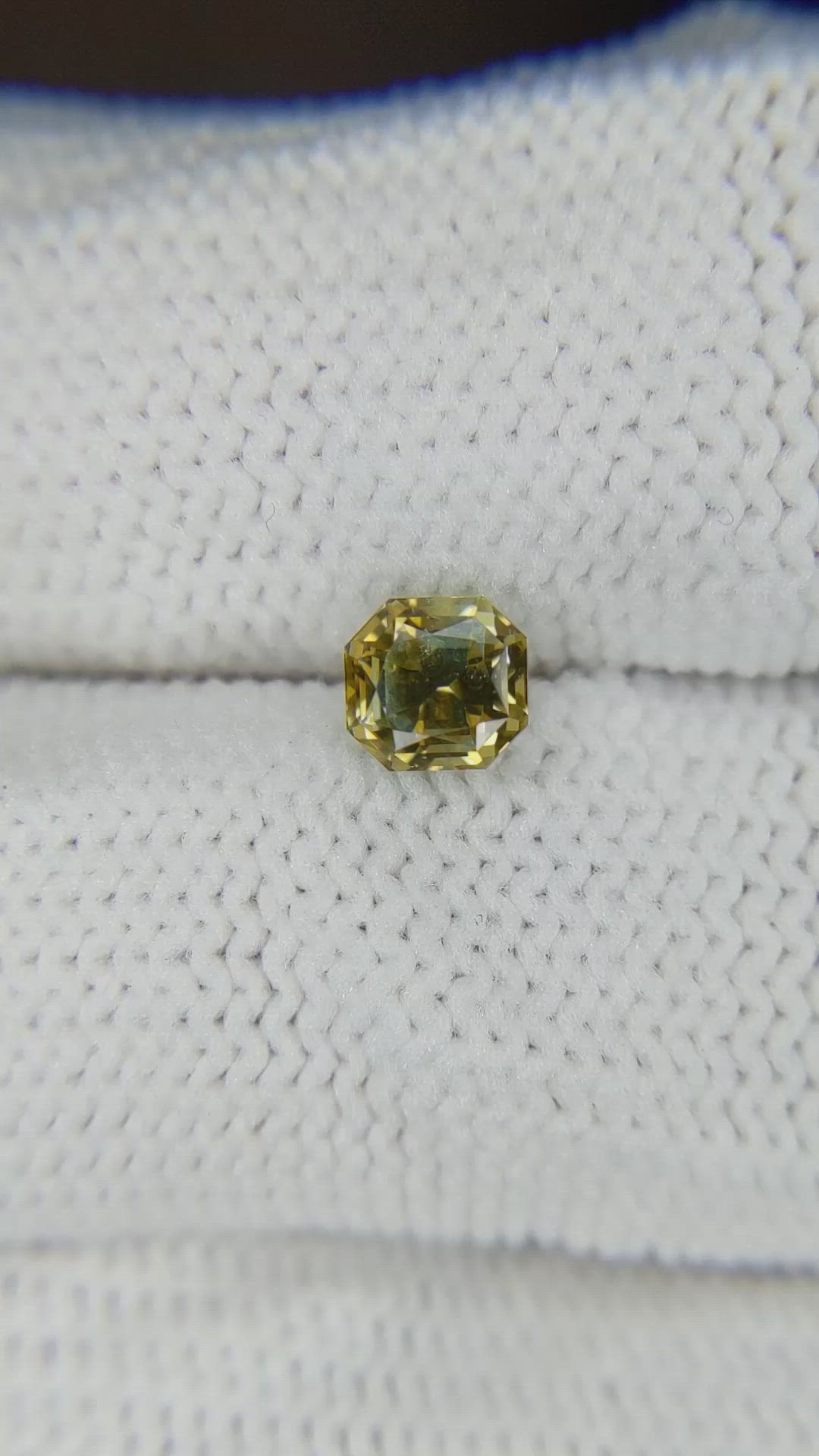 0.88 Ct. Bi Color Sapphire from Montana Size Video