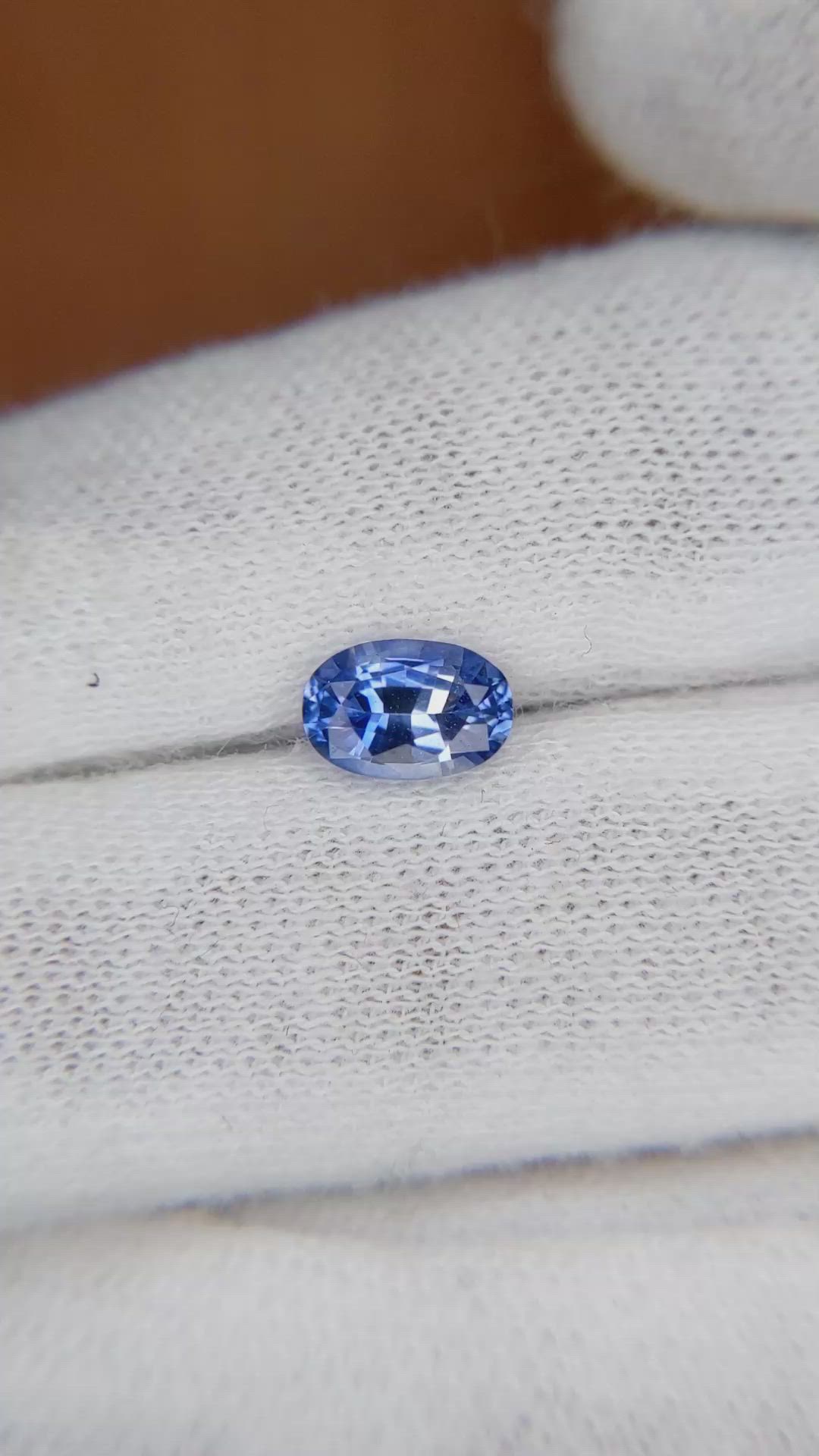 1.15 Ct. Bi Color Sapphire from Ceylon (Sri Lanka) Size Video