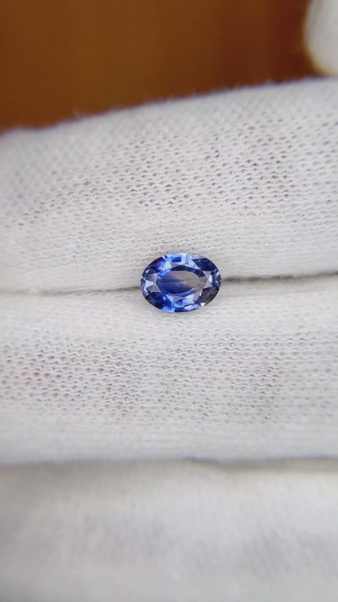 0.96 Ct. Bi Color Sapphire from Ceylon (Sri Lanka) Size Video