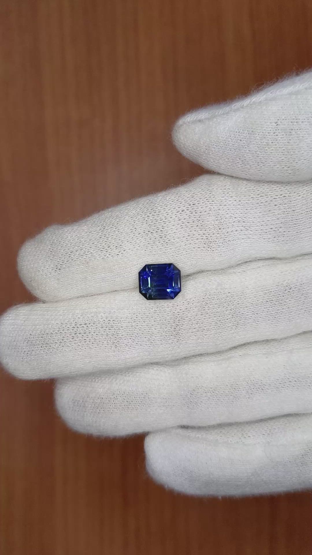 2.58 Ct. Bi Color Sapphire from Ceylon (Sri Lanka) Size Video