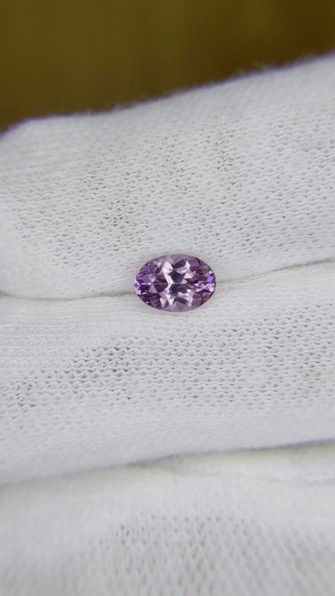 0.90 Ct. Bi Color Sapphire from Ceylon (Sri Lanka) Size Video