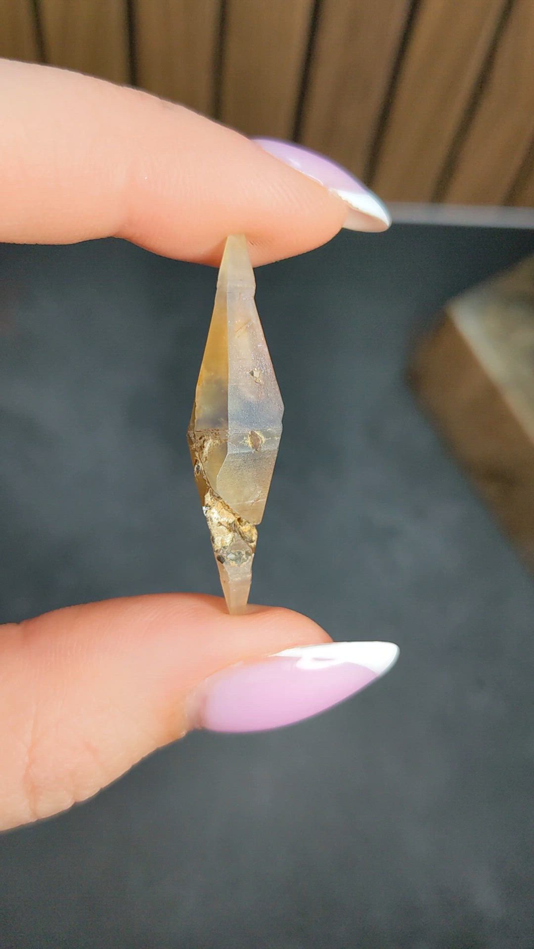 24.41 Ct. Bi Color / Parti Rough Sapphire from Ceylon (Sri Lanka) Size Video