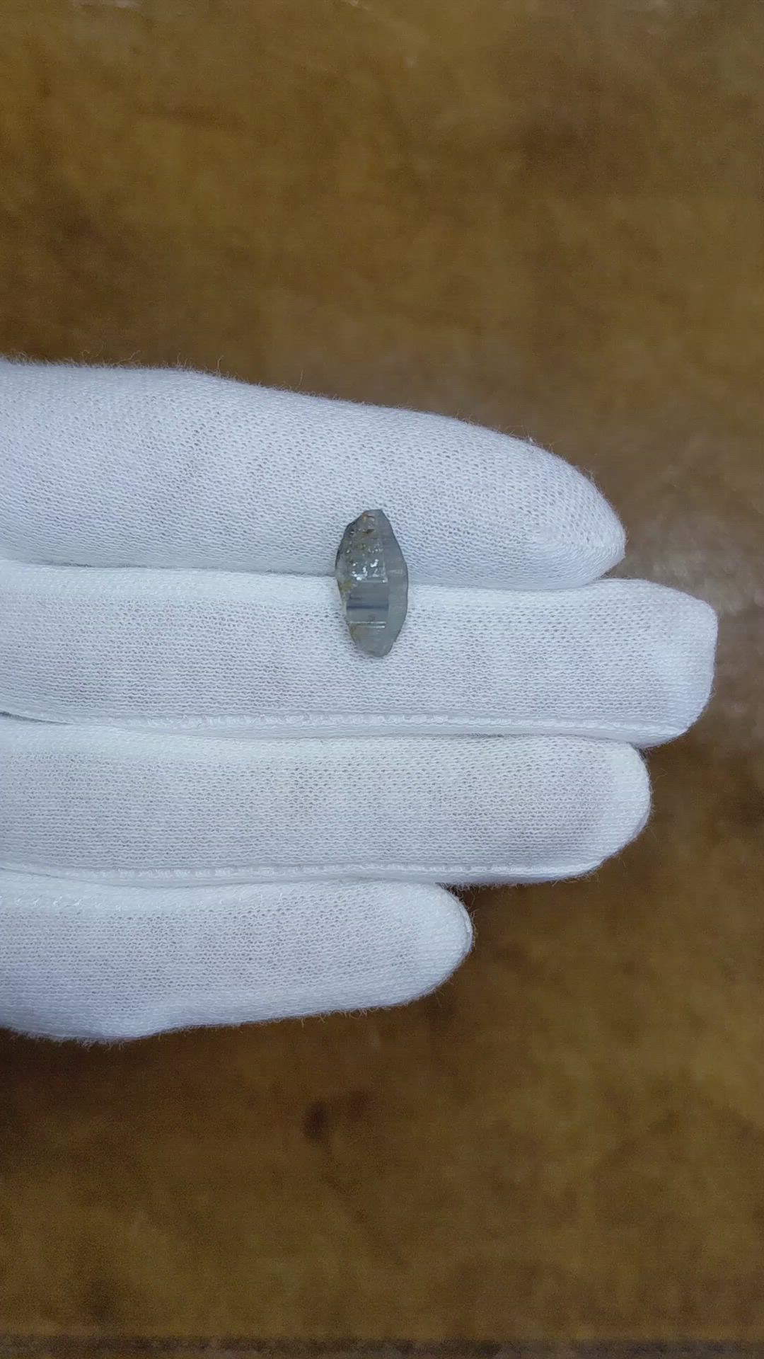 4.86 Ct. Greyish Blue Sapphire Crystal from Ceylon (Sri Lanka) Size Video