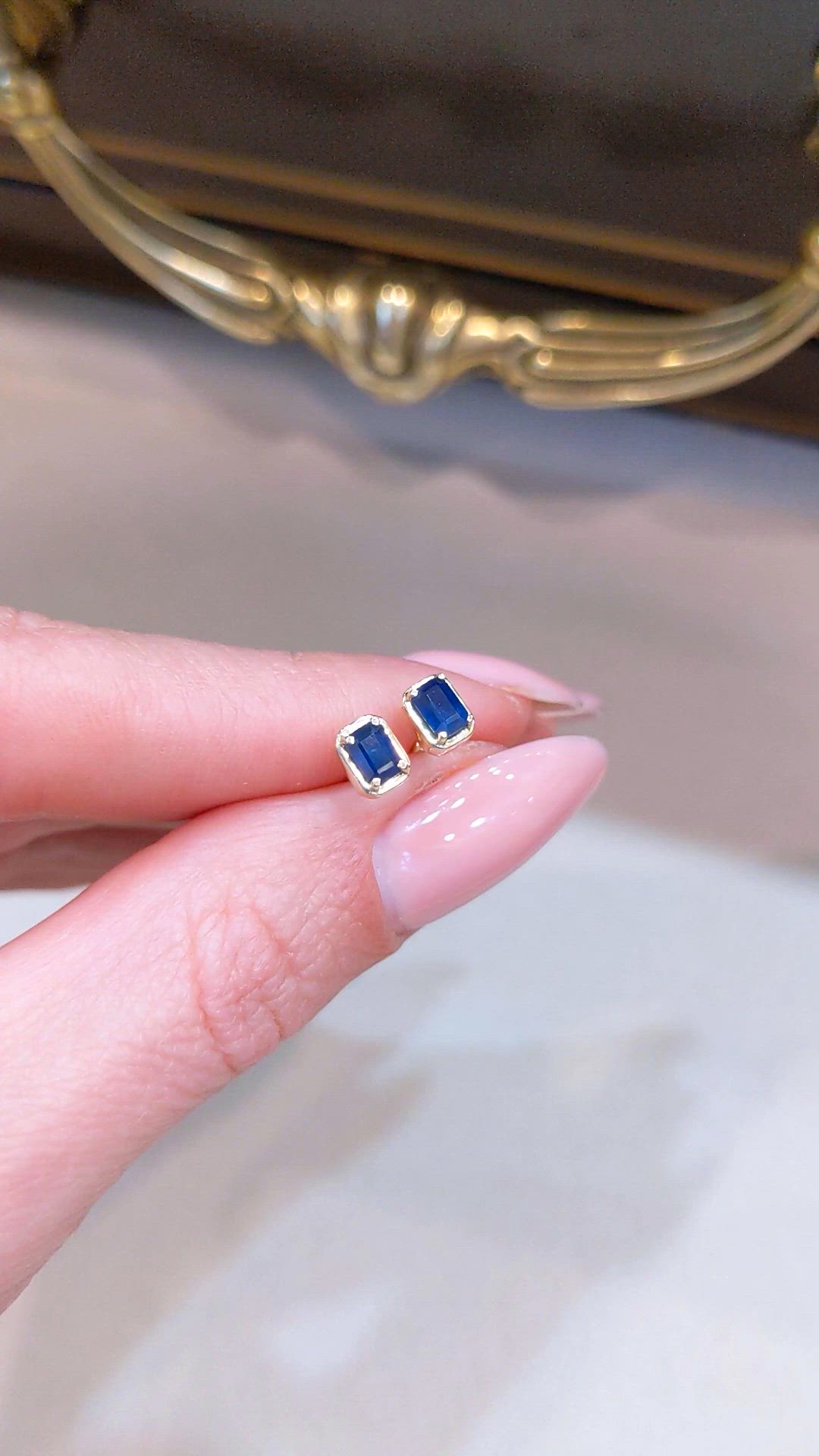 0.60&nbsp;Ct.Tw.Total Carat Weight Blue Sapphire Studs Earrings, 14K Yellow Gold Size Video