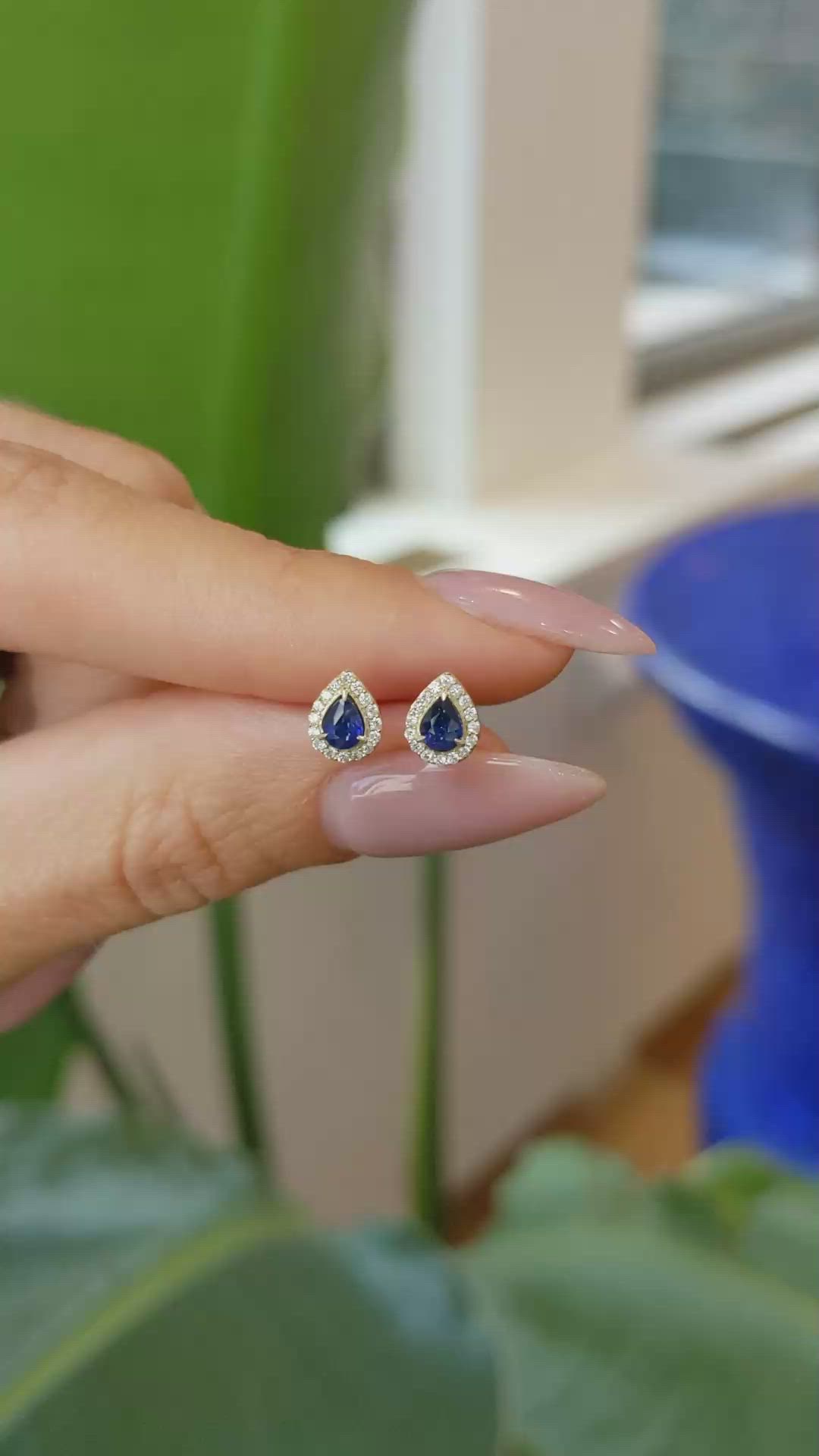 0.33&nbsp;Ct.Tw.Total Carat Weight Blue Sapphire and Natural Diamond Studs Earrings, 14K Yellow Gold Size Video