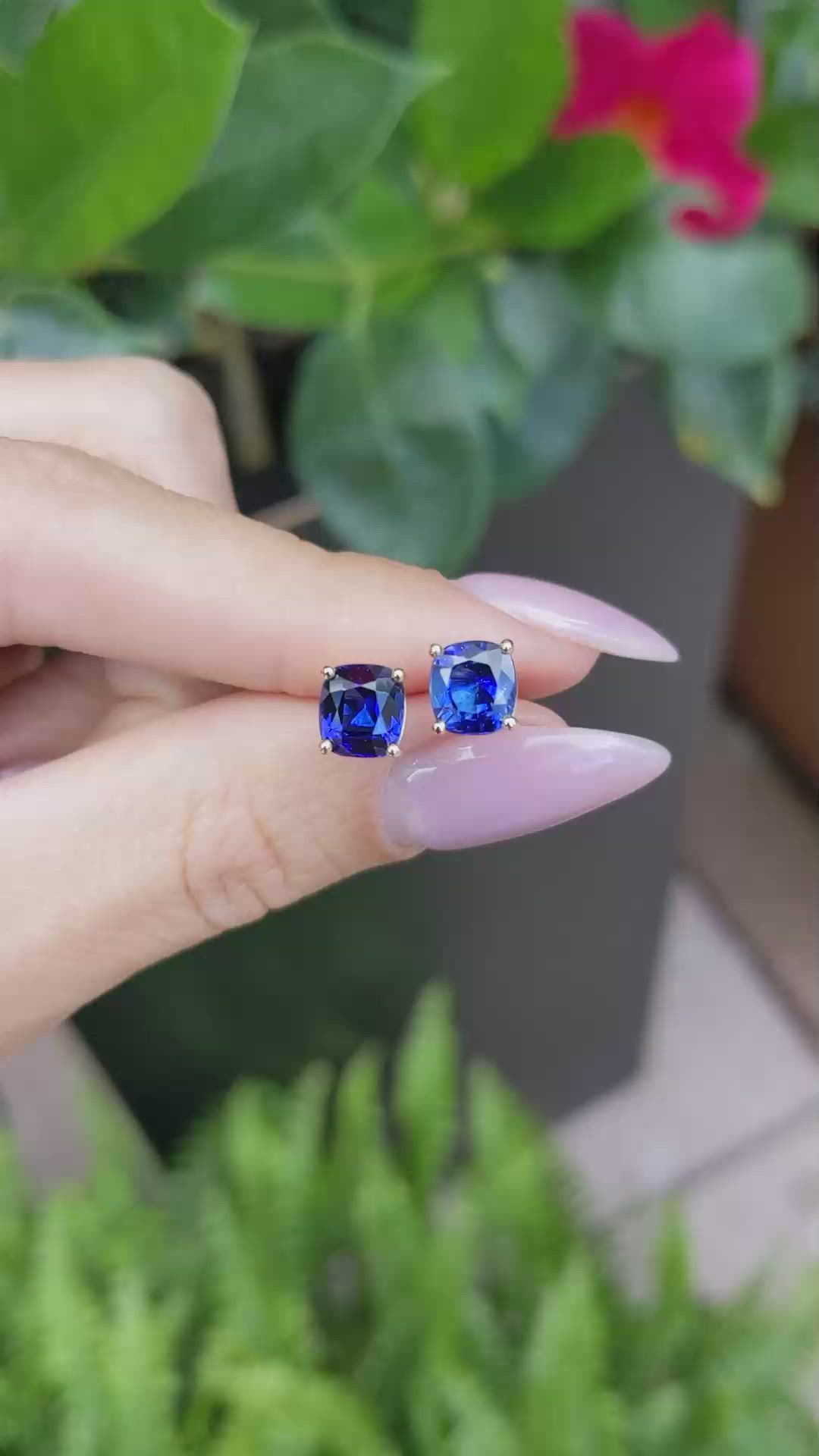 3.07 Ct.Tw. Blue Sapphire Studs Earrings, 18K Yellow Gold Size Video