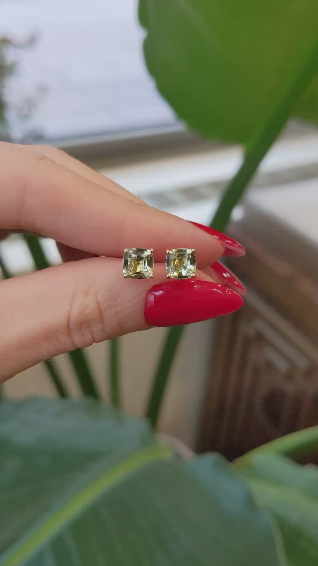 2.08&nbsp;Ct.Tw.Total Carat Weight Green Sapphire Studs Earrings, 18K Yellow Gold Size Video