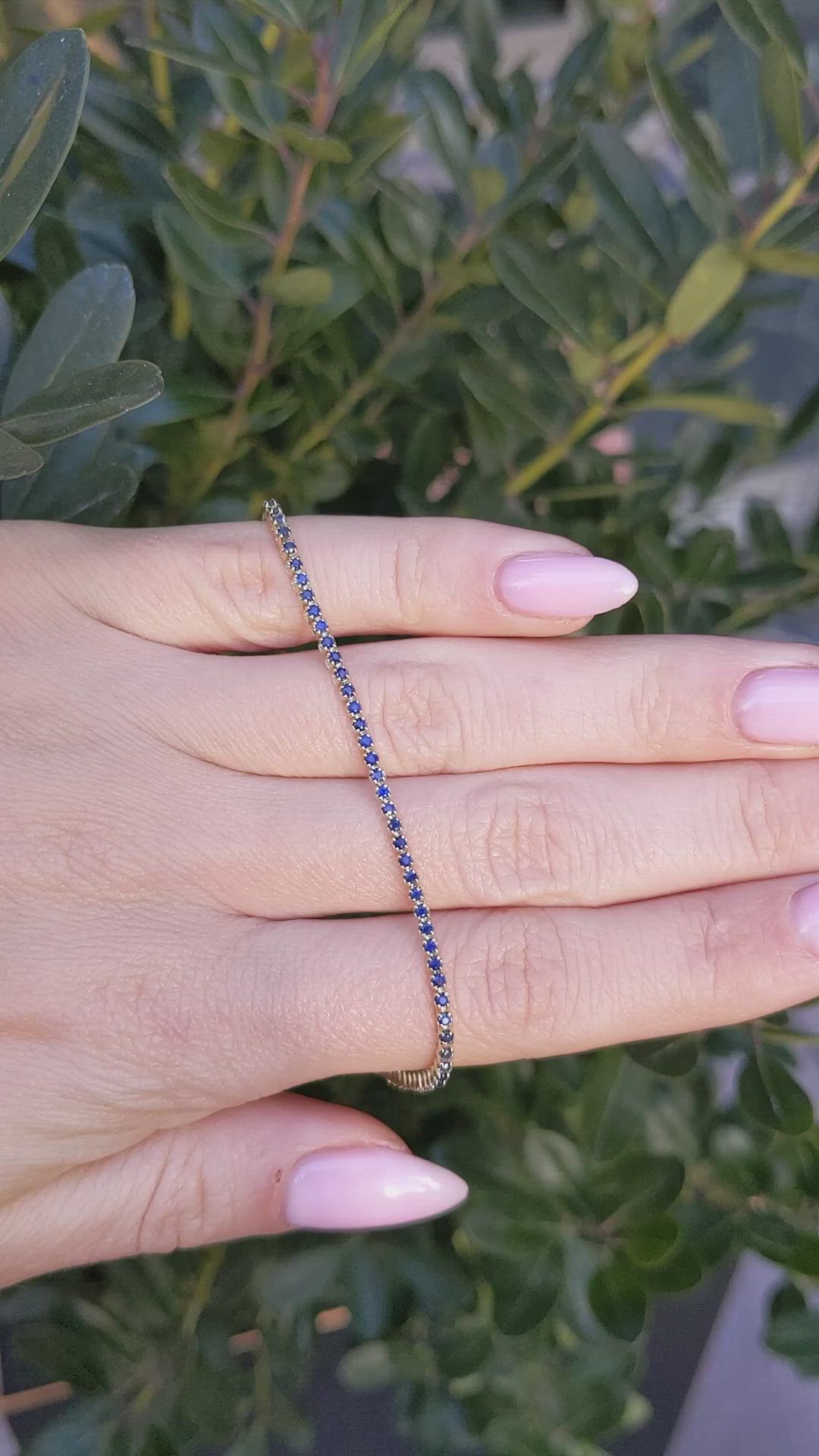 1.56&nbsp;Ct.Tw.Total Carat Weight Blue Sapphire Tennis/Line Bracelet, 14K Yellow Gold Size Video