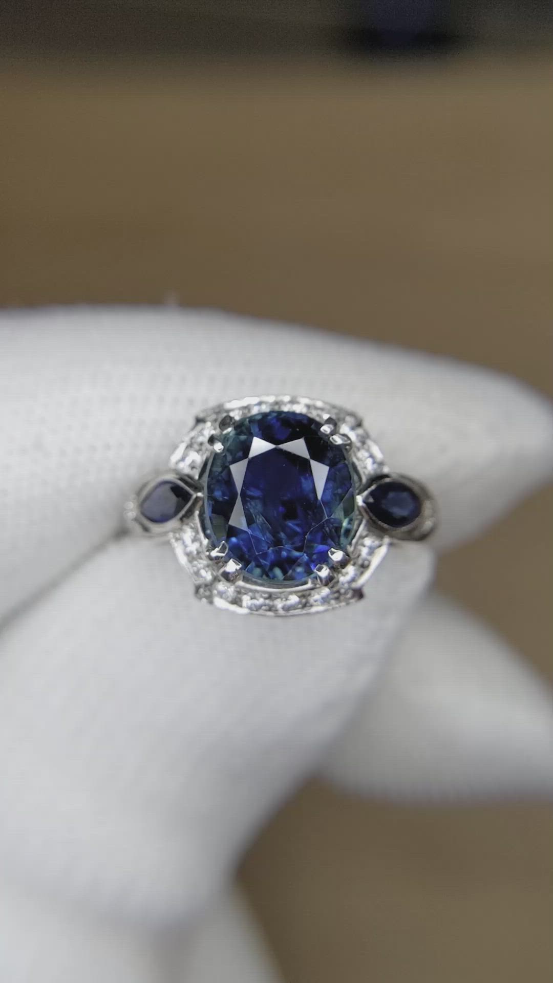 4.05 Ct. Mixed Sapphire and Natural Diamond Antique Style Ring, 18K White Gold Size Video