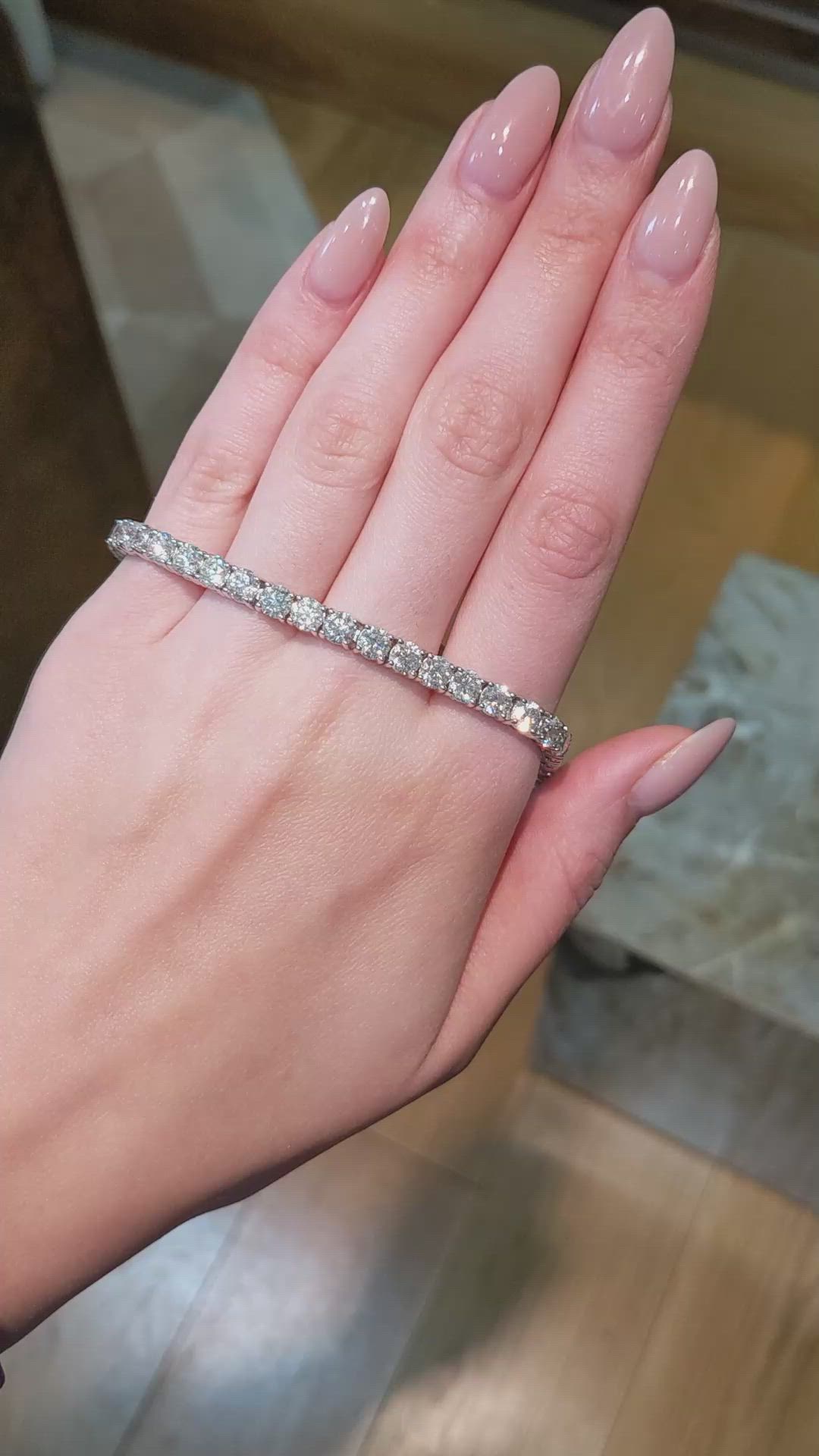 16.80&nbsp;Ct.Tw.Total Carat Weight Natural Diamond Tennis/Line Bracelet, 18K White Gold Size Video