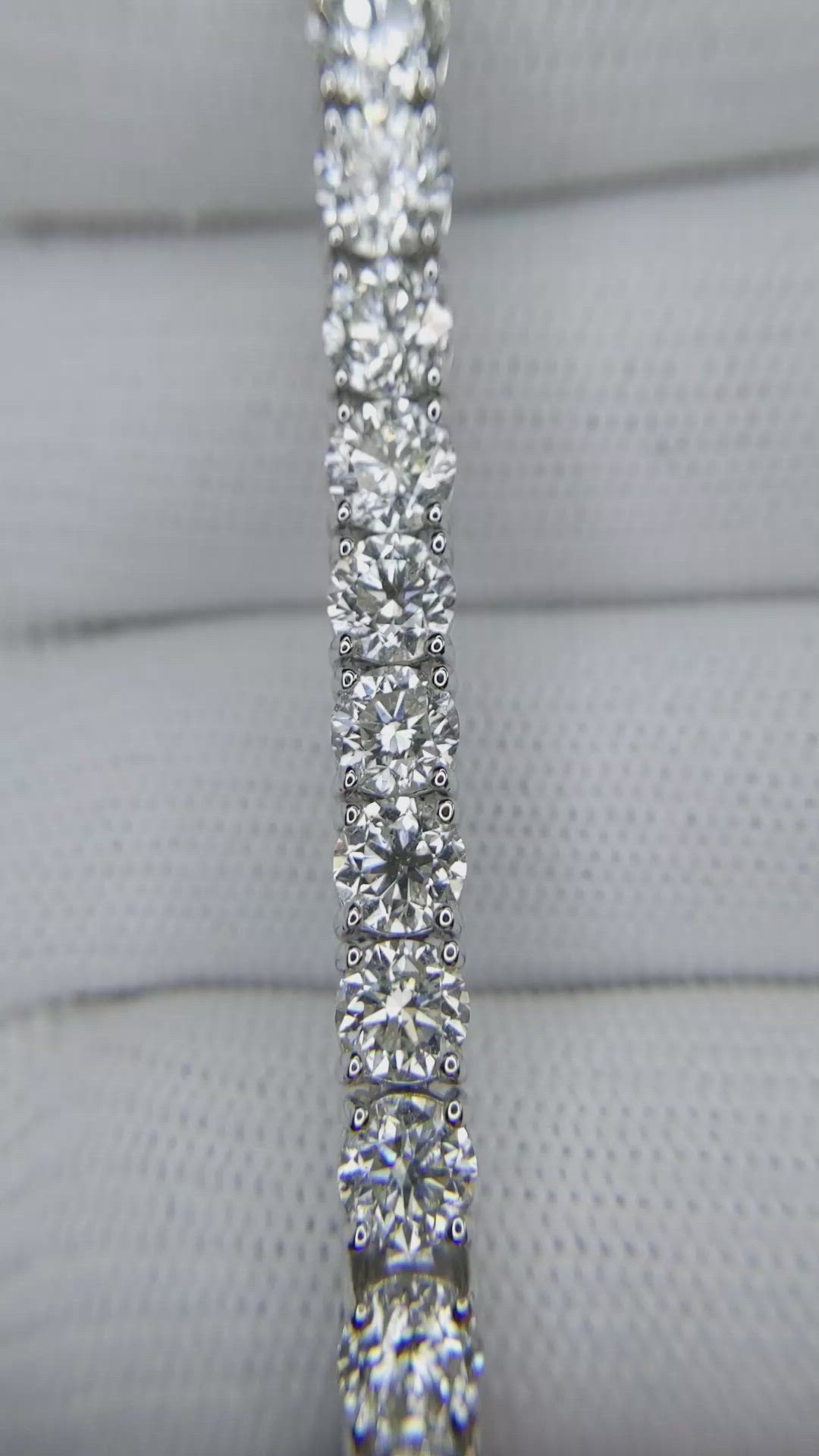 16.80&nbsp;Ct.Tw.Total Carat Weight Natural Diamond Tennis/Line Bracelet, 18K White Gold Size Video