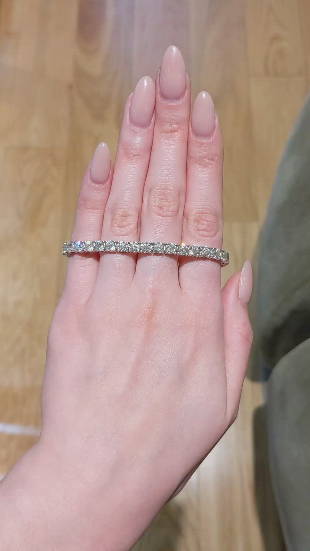 16.80&nbsp;Ct.Tw.Total Carat Weight Natural Diamond Tennis/Line Bracelet, 18K White Gold Size Video