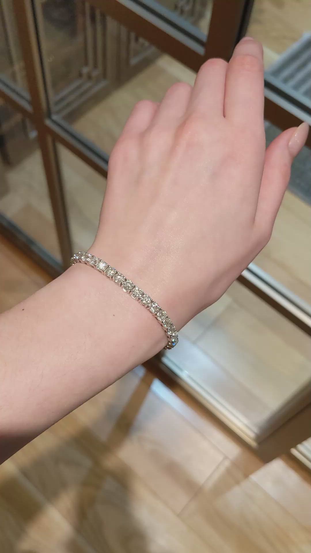 16.80&nbsp;Ct.Tw.Total Carat Weight Natural Diamond Tennis/Line Bracelet, 18K White Gold Size Video