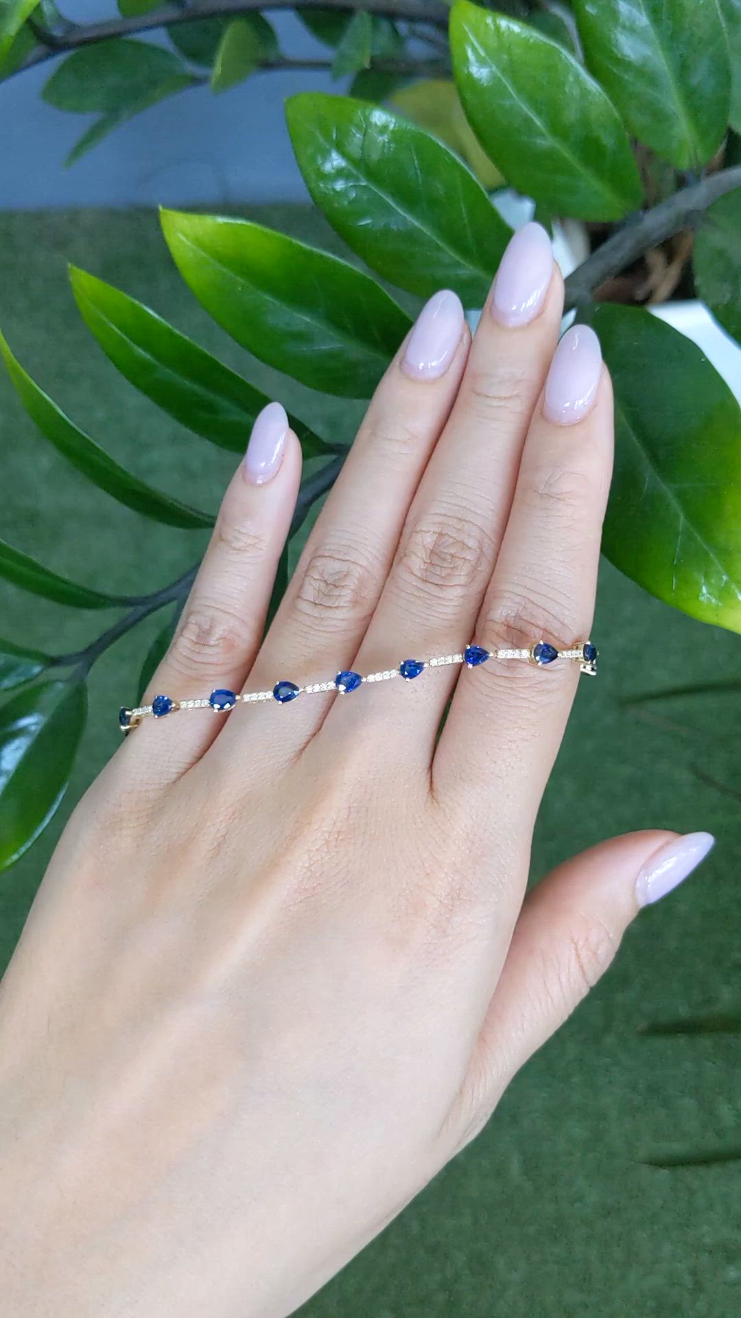 4.05 Ct.Tw.Total Carat Weight Blue Sapphire and Natural Diamond Tennis/Line Bracelet, 18K Yellow Gold Size Video