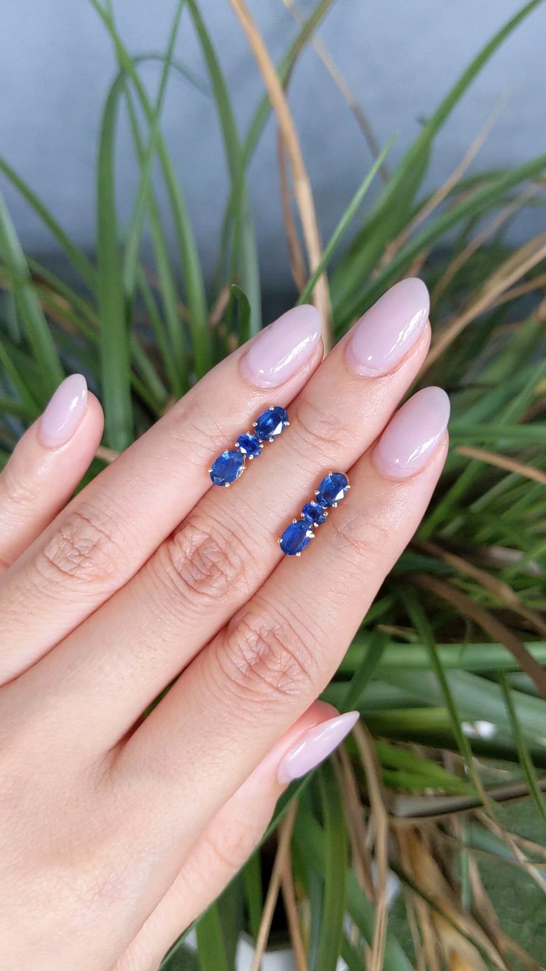 0.65&nbsp;Ct.Tw.Total Carat Weight Blue Sapphire Studs Earrings, 14K Yellow Gold Size Video