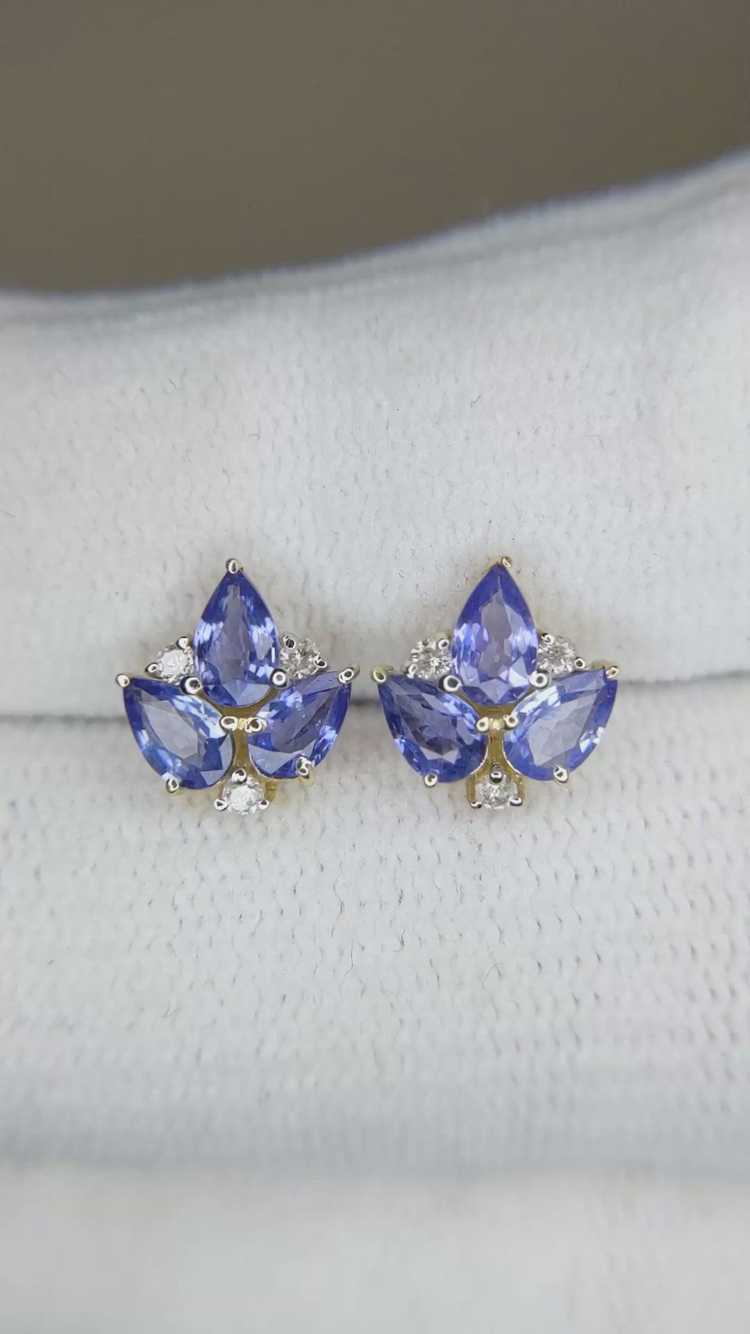 1.47 Ct.Tw.Total Carat Weight Blue Sapphire and Natural Diamond Studs Earrings, 14K Yellow Gold Size Video