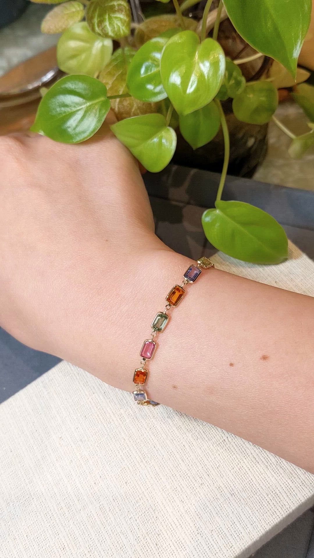 9.16&nbsp;Ct.Tw.Total Carat Weight Multi Color Sapphire Tennis/Line Bracelet, 14K Yellow Gold Size Video