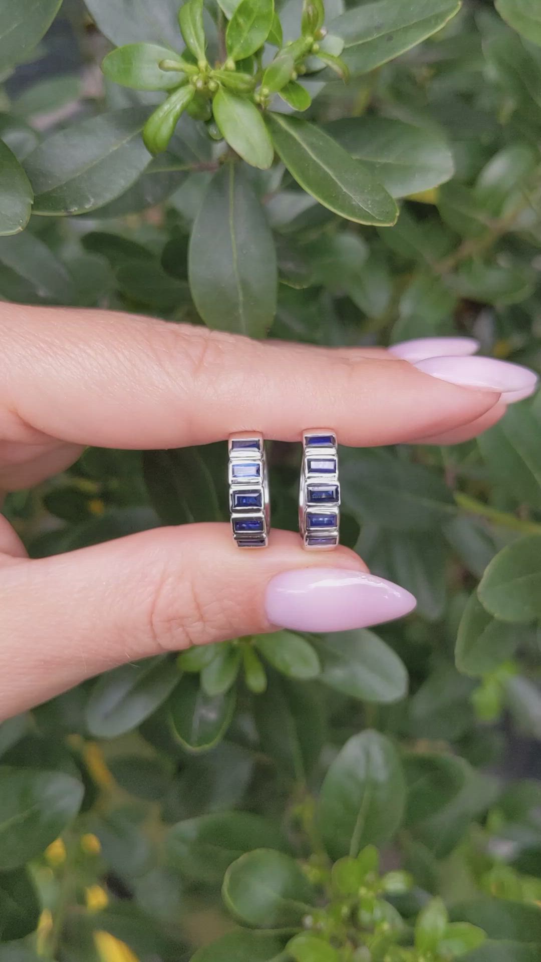 1.47&nbsp;Ct.Tw.Total Carat Weight Blue Sapphire Hoops Earrings, 14K White Gold Size Video