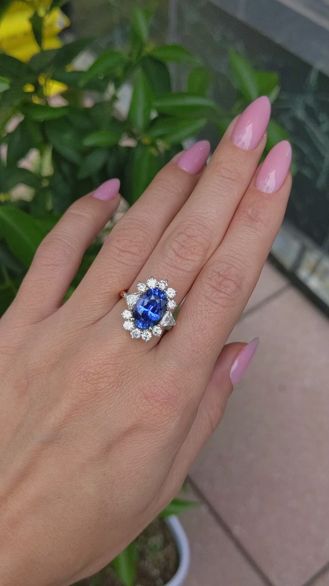 5.28 Ct. Blue Sapphire and Natural Diamond Halo Ring, 18K Yellow Gold Size Video