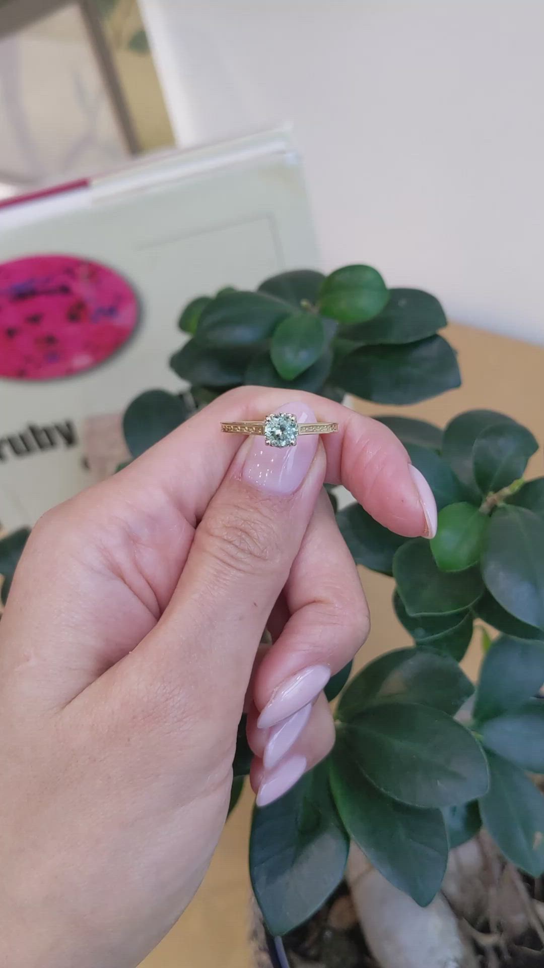 1.26 Ct. Green Sapphire Antique Style Ring, 14K Yellow Gold Size Video