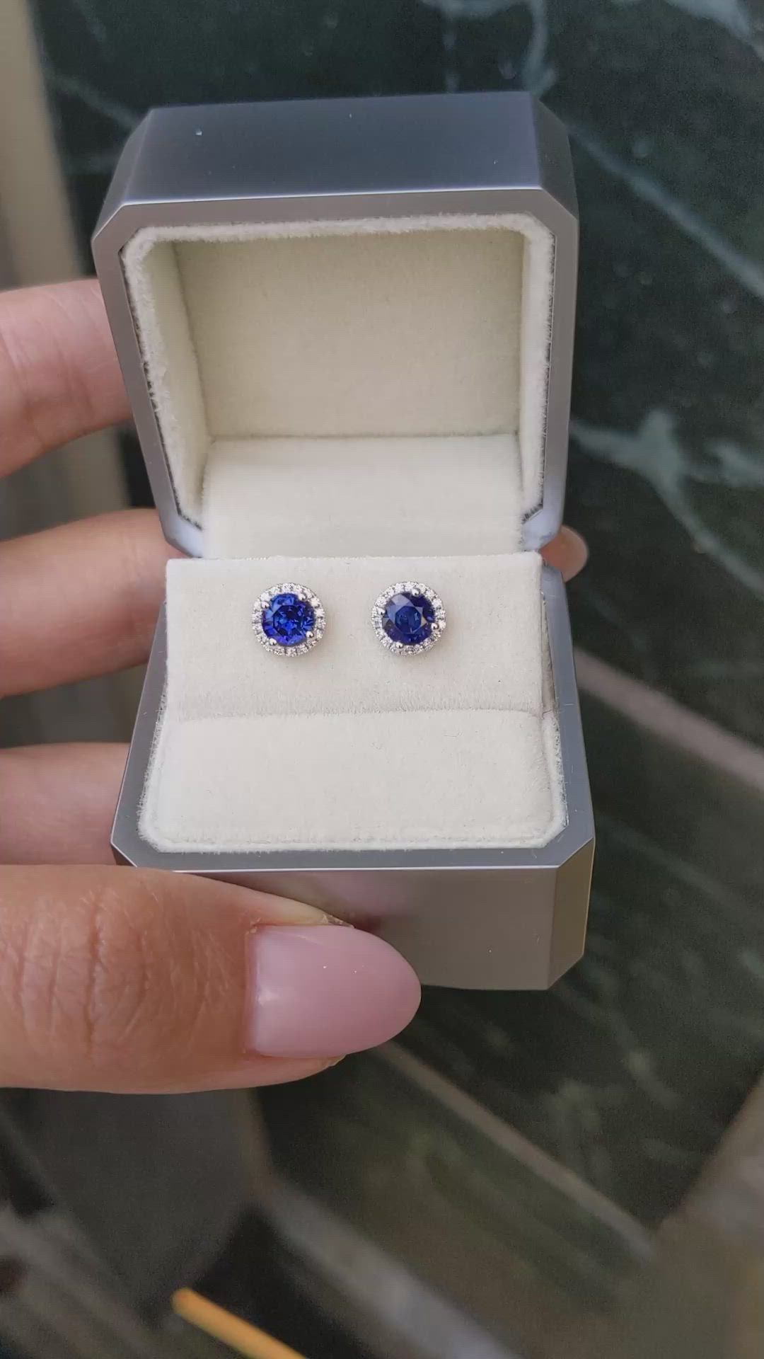 1.25&nbsp;Ct.Tw.Total Carat Weight Blue Sapphire and Natural Diamond Studs Earrings, 18K White Gold Size Video