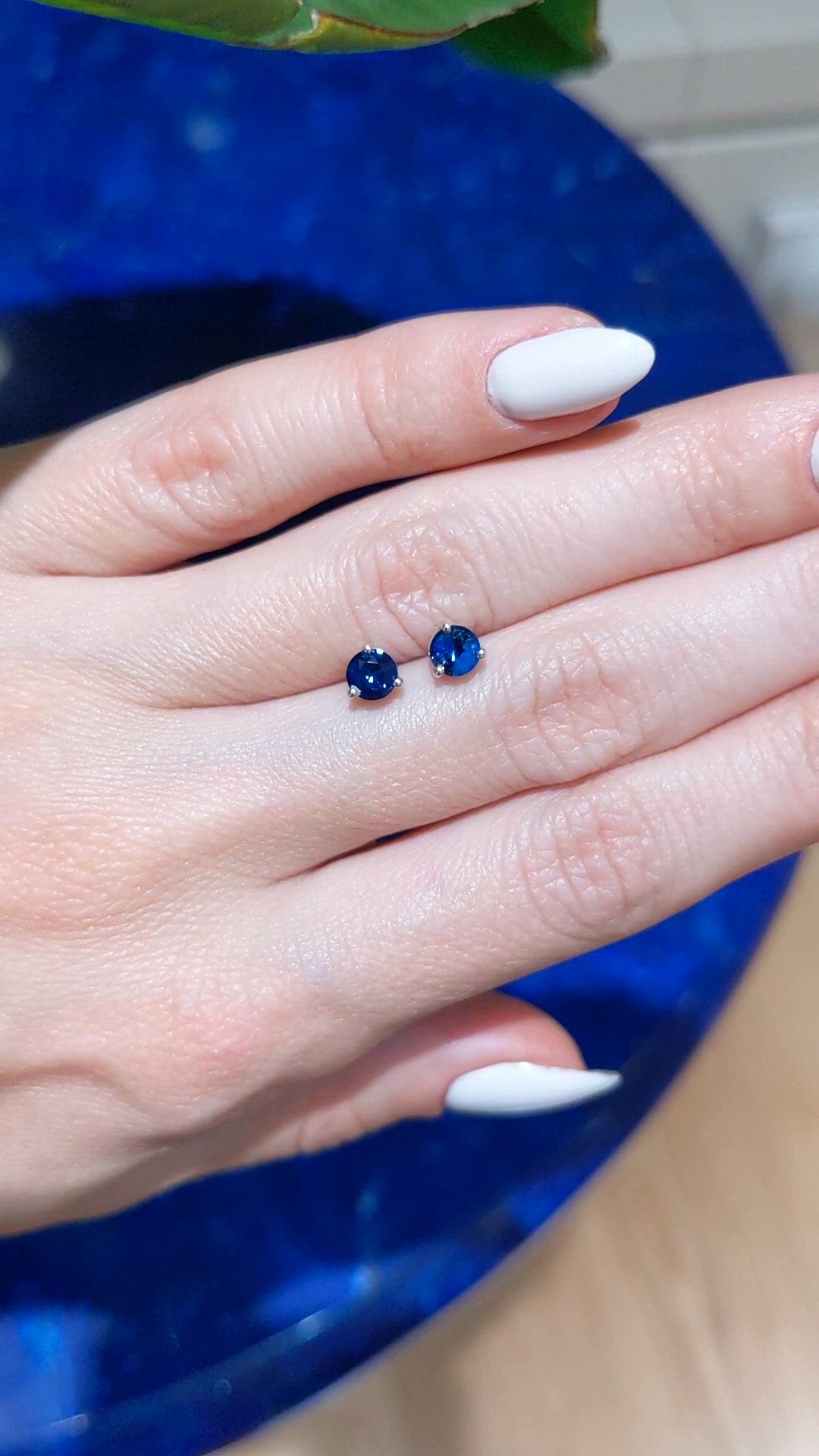 1.00&nbsp;Ct.Tw.Total Carat Weight Blue Sapphire Studs Earrings, 14K White Gold Size Video