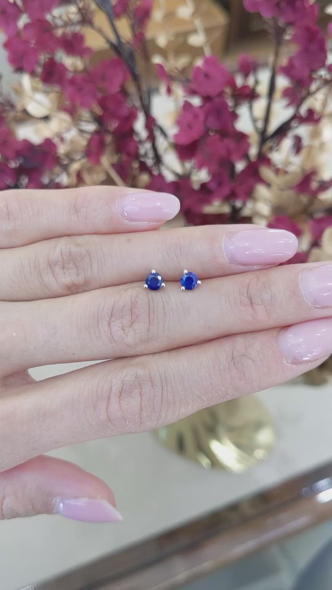 0.75&nbsp;Ct.Tw.Total Carat Weight Blue Sapphire Studs Earrings, 14K White Gold Size Video