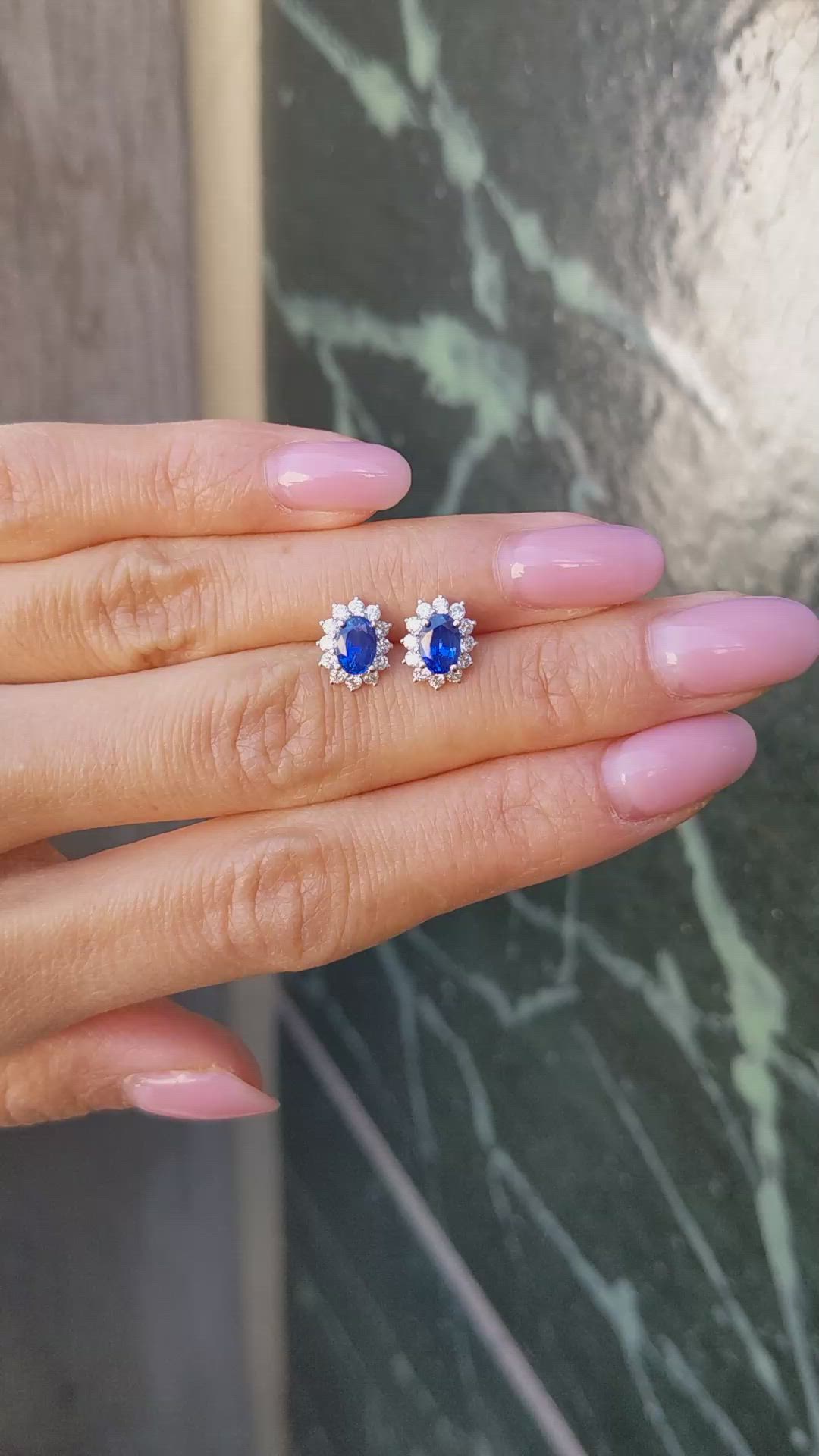 1.00&nbsp;Ct.Tw.Total Carat Weight Blue Sapphire and Natural Diamond Studs Earrings, 18K White Gold Size Video