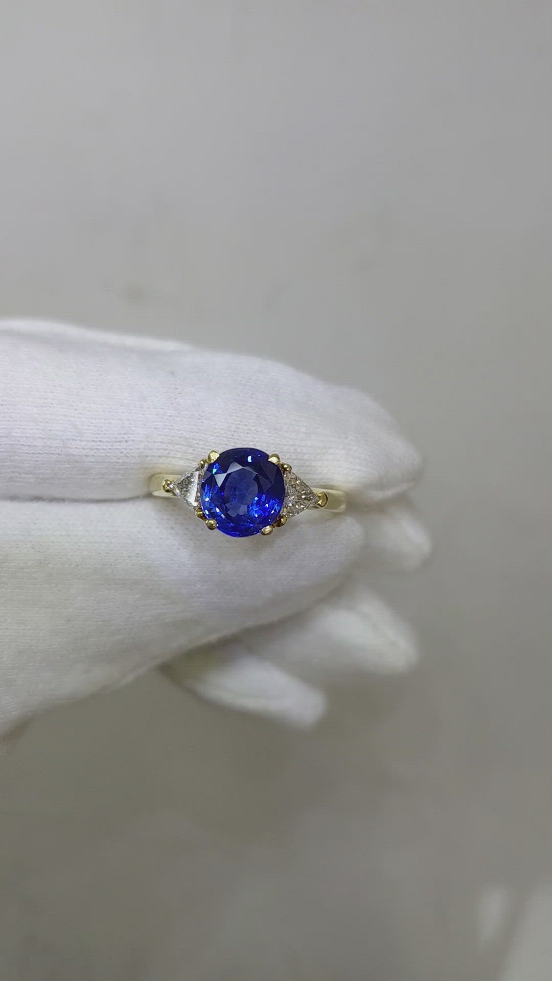 3.14 Ct. Blue Sapphire and Natural Diamond Three Stone Ring, 18K Yellow Gold Size Video
