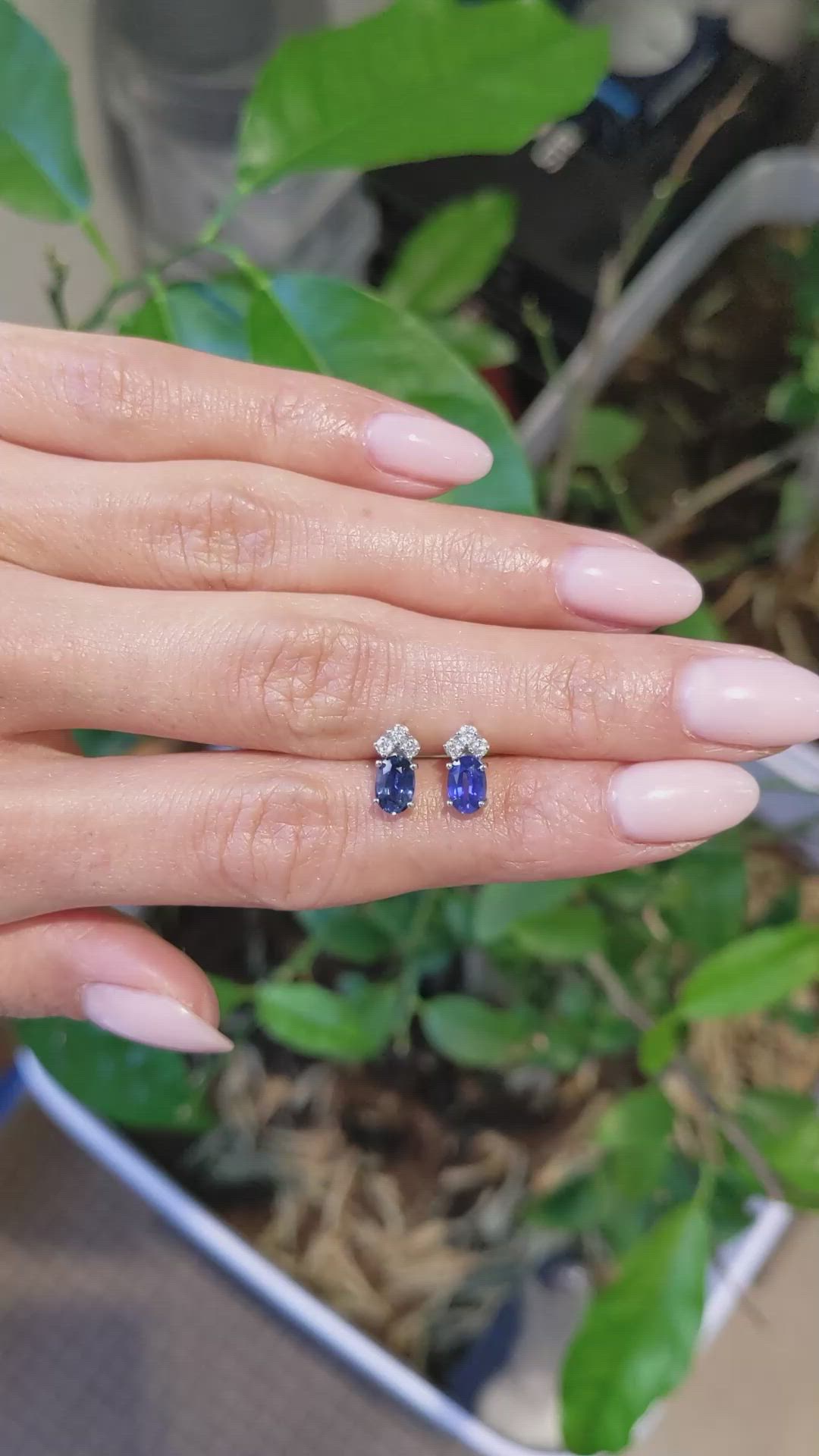 1.00&nbsp;Ct.Tw.Total Carat Weight Blue Sapphire and Natural Diamond Studs Earrings, 14K White Gold Size Video