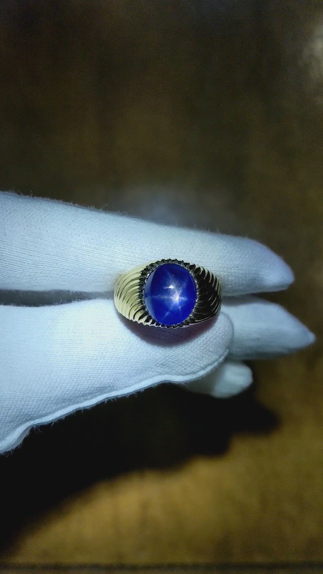 9.00 Ct. Blue Sapphire Men's Ring, 18K Yellow Gold Size Video