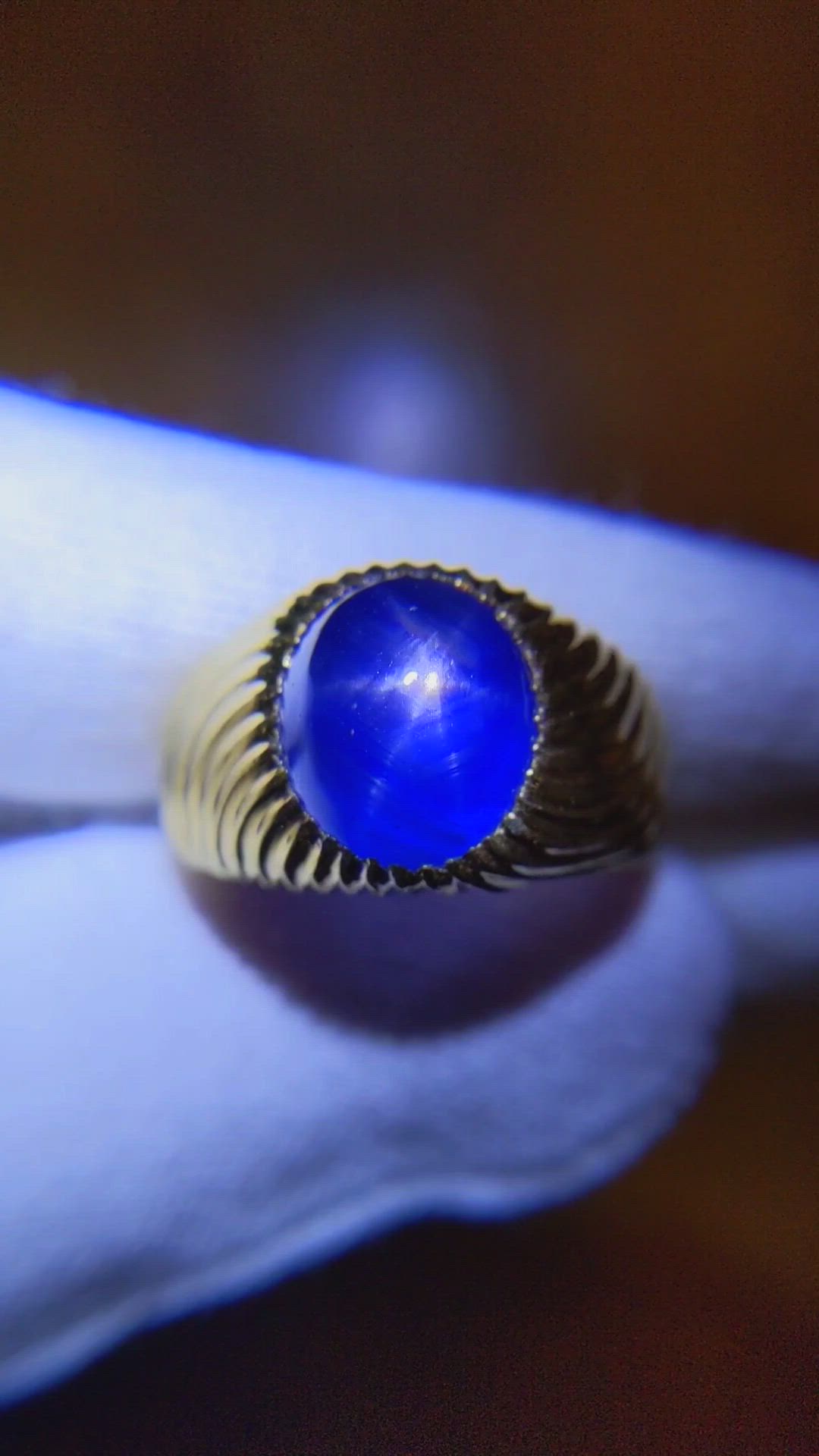 9.00 Ct. Blue Sapphire Men's Ring, 18K Yellow Gold Size Video