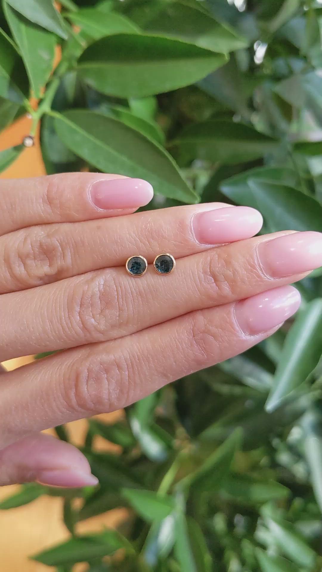 0.80&nbsp;Ct.Tw.Total Carat Weight Bluish Green Sapphire Studs Earrings, 14K Yellow Gold Size Video