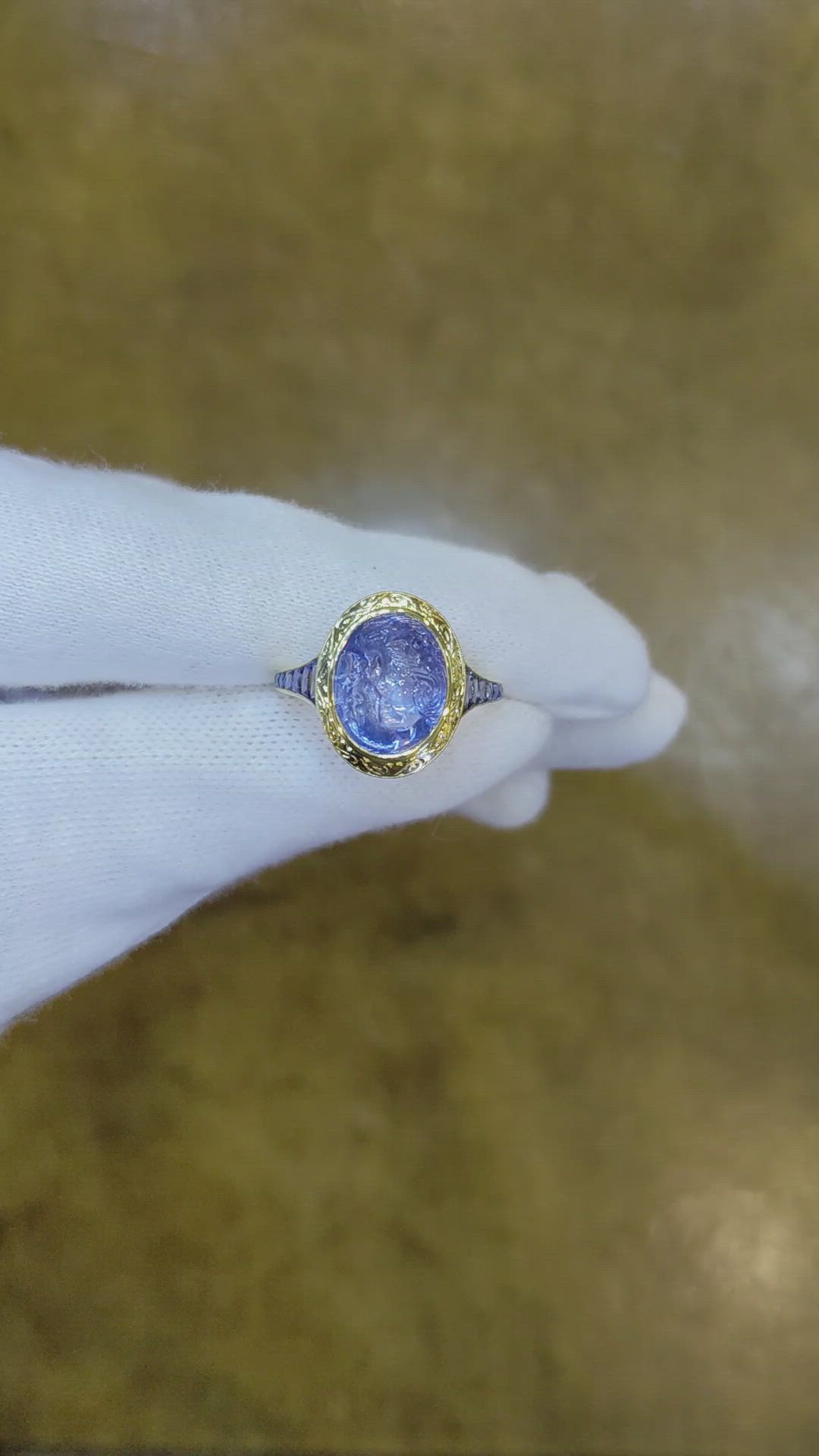 6.68 Ct. Blue Sapphire Antique Style Ring, 18K Yellow Gold Size Video
