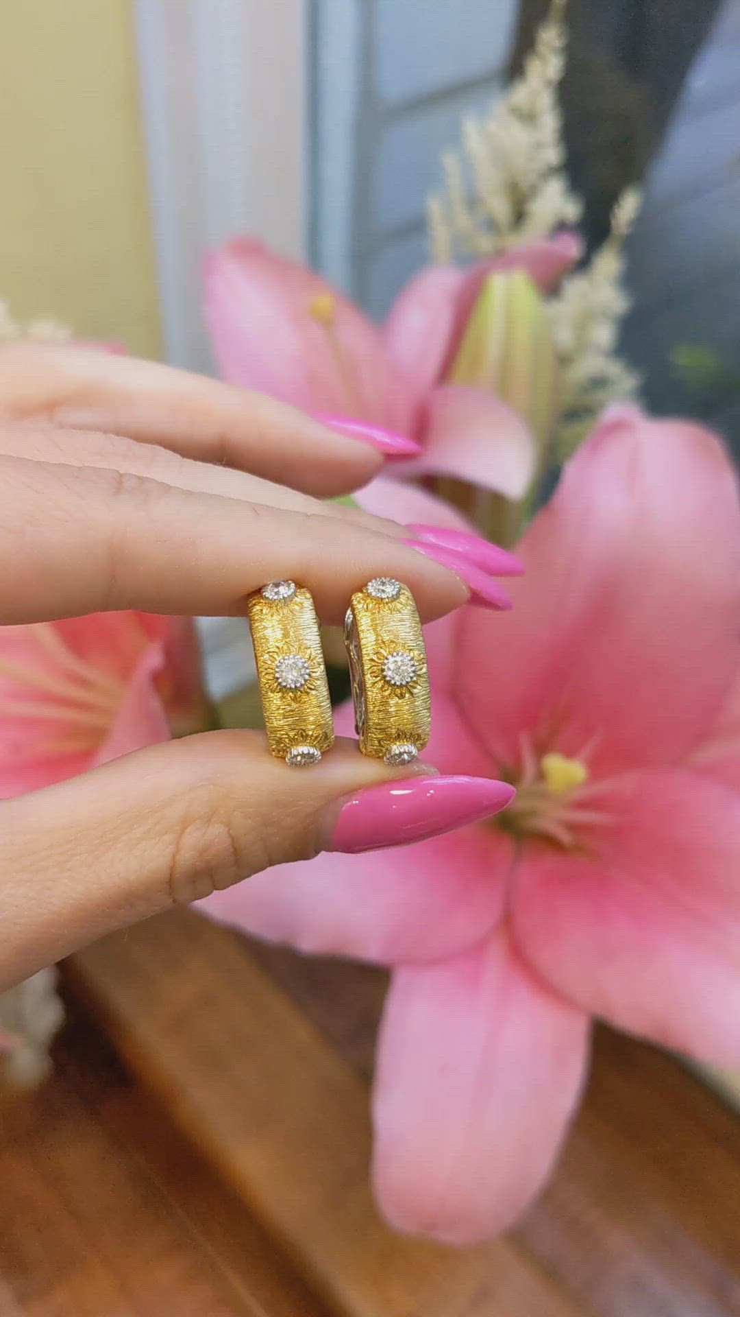 0.90&nbsp;Ct.Tw.Total Carat Weight Natural Diamond Antique Style Earrings, 18K White & Yellow Size Video