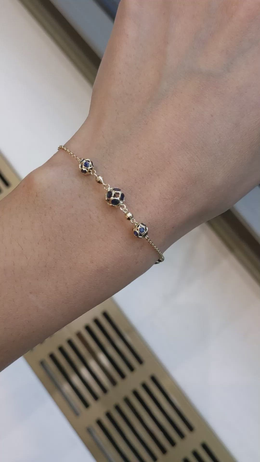 3.38&nbsp;Ct.Tw.Total Carat Weight Blue Sapphire Bezel Bracelet, 18K Yellow Gold Size Video