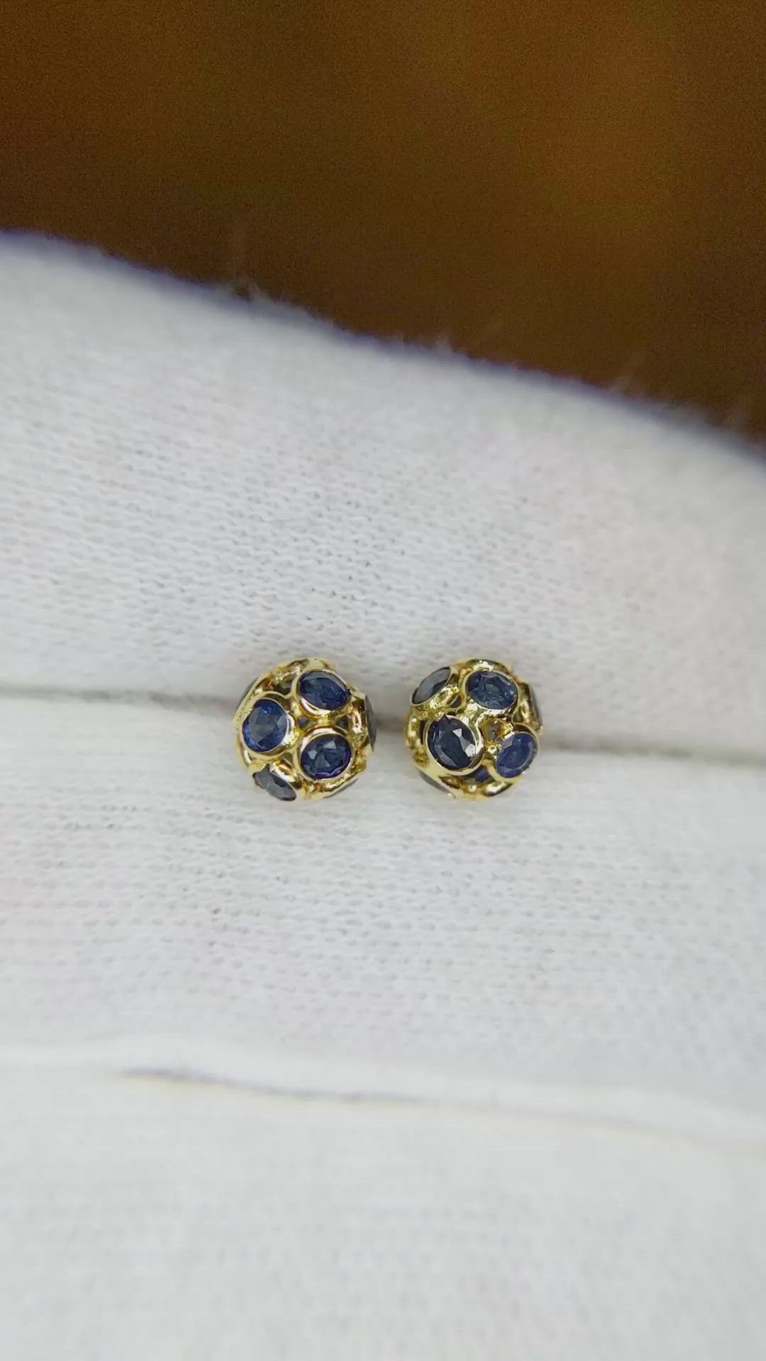 1.42 Ct.Tw.Total Carat Weight Blue Sapphire Studs Earrings, 18K Yellow Gold Size Video