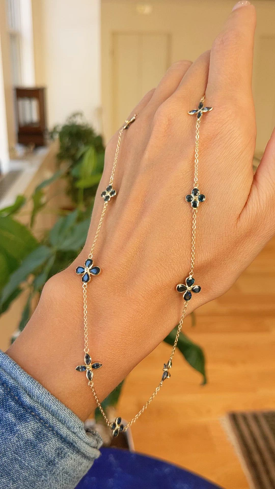 6.24 Ct. Blue Sapphire Antique Style Necklace, 18K Yellow Gold Size Video