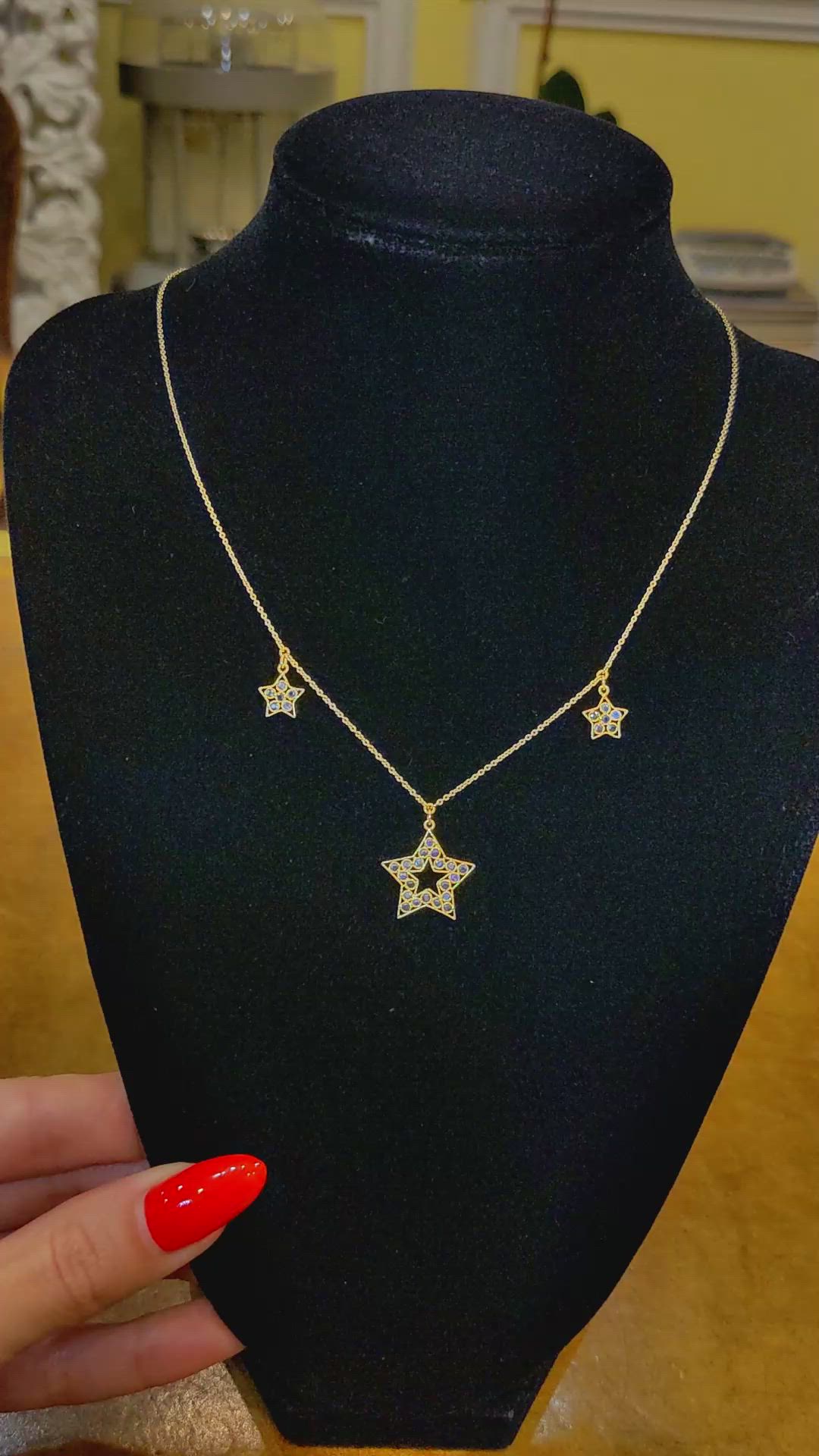 1.38 Ct. Blue Sapphire Antique Style Necklace, 18K Yellow Gold Size Video