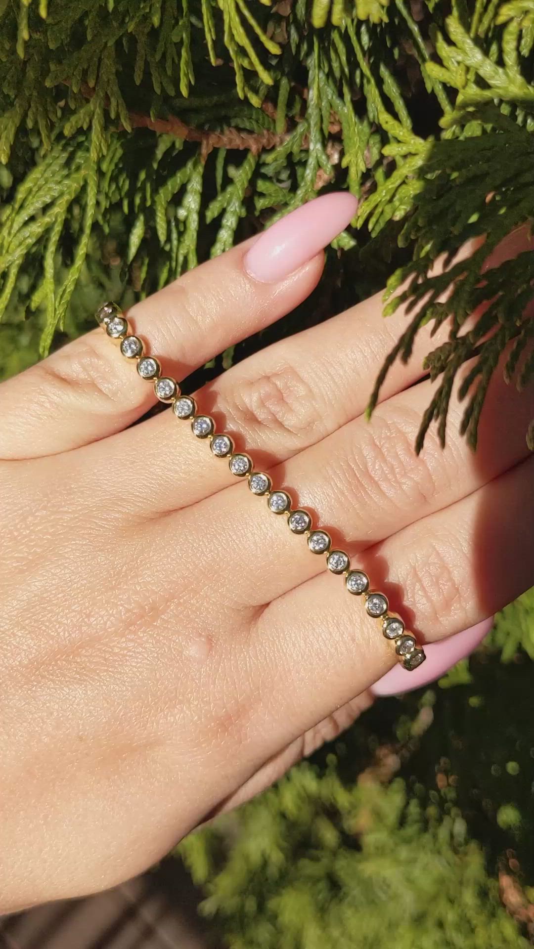 1.88&nbsp;Ct.Tw.Total Carat Weight Natural Diamond Tennis/Line Bracelet, 18K Yellow Gold Size Video