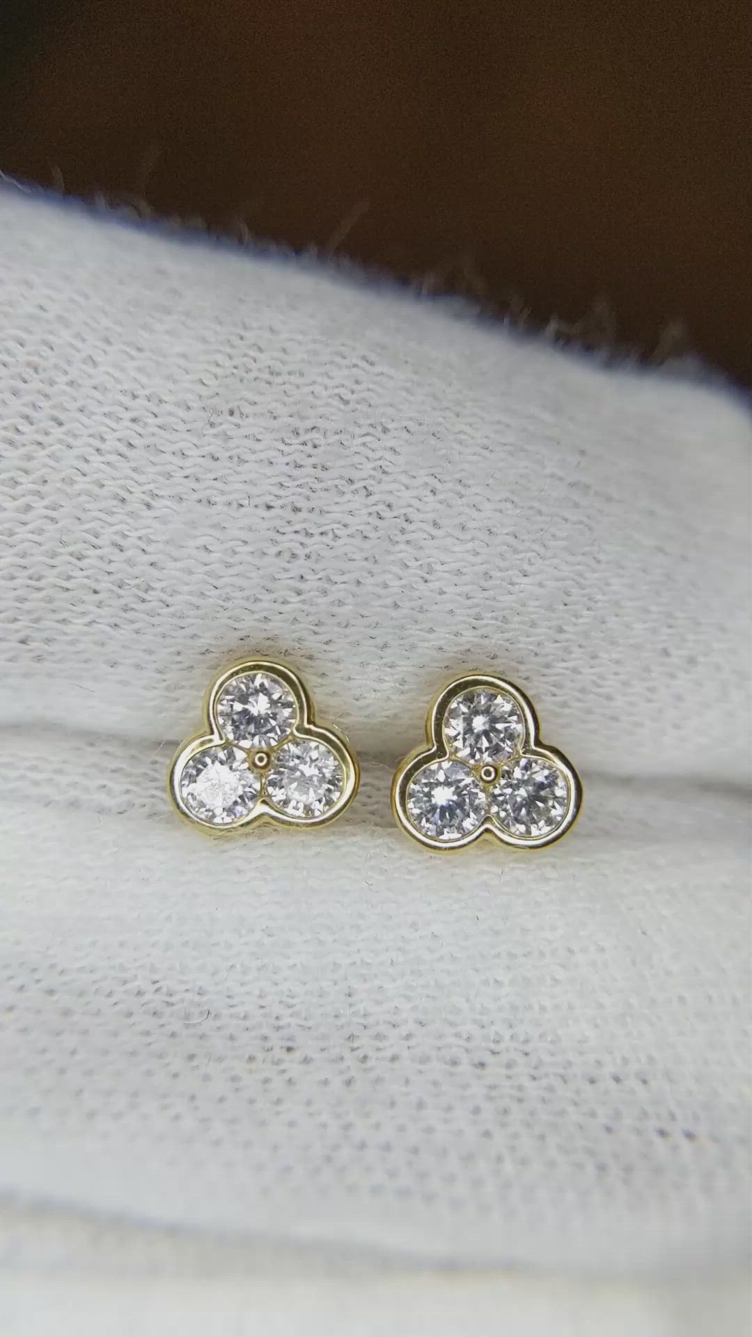 0.46 Ct.Tw.Total Carat Weight Natural Diamond Studs Earrings, 18K Yellow Gold Size Video