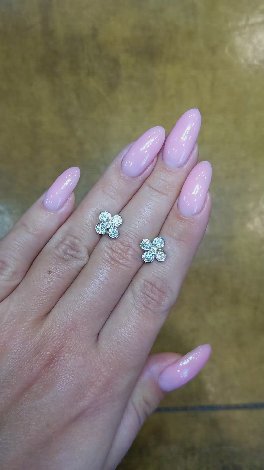 1.17&nbsp;Ct.Tw.Total Carat Weight Natural Diamond Studs Earrings, 18K White Gold Size Video