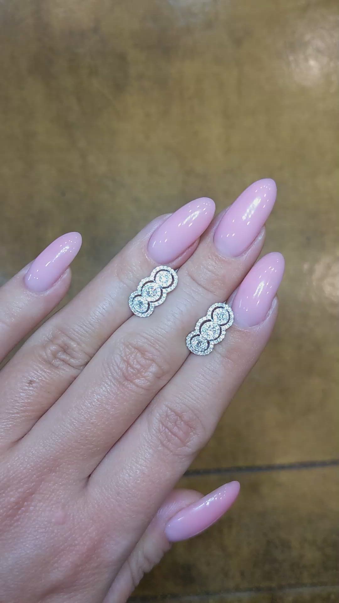 0.76&nbsp;Ct.Tw.Total Carat Weight Natural Diamond Antique Style Earrings, 18K White Gold Size Video