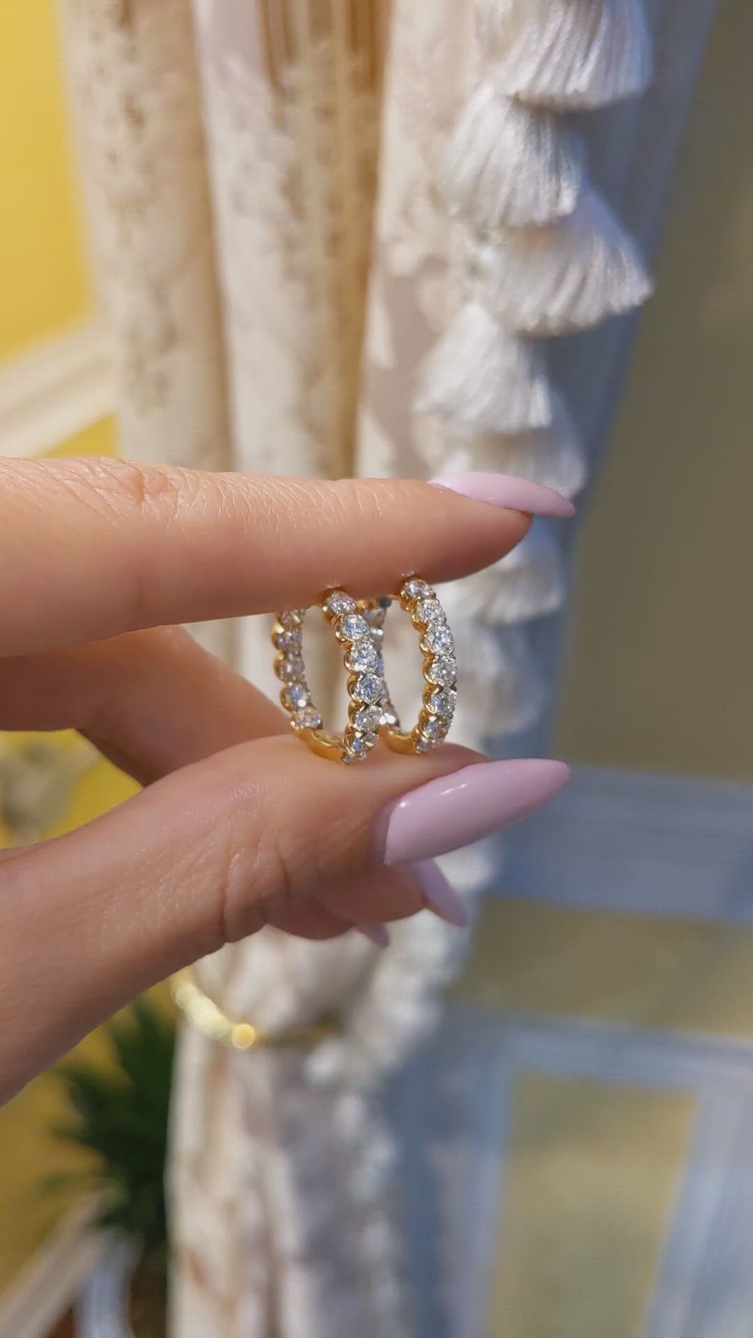 2.20&nbsp;Ct.Tw.Total Carat Weight Natural Diamond Accent Stones Earrings, 18K Yellow Gold Size Video