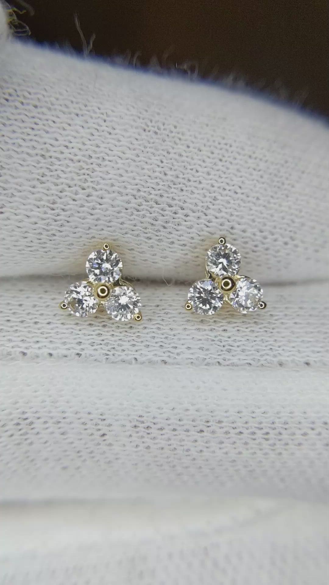 0.45 Ct.Tw.Total Carat Weight Natural Diamond Studs Earrings, 18K Yellow Gold Size Video