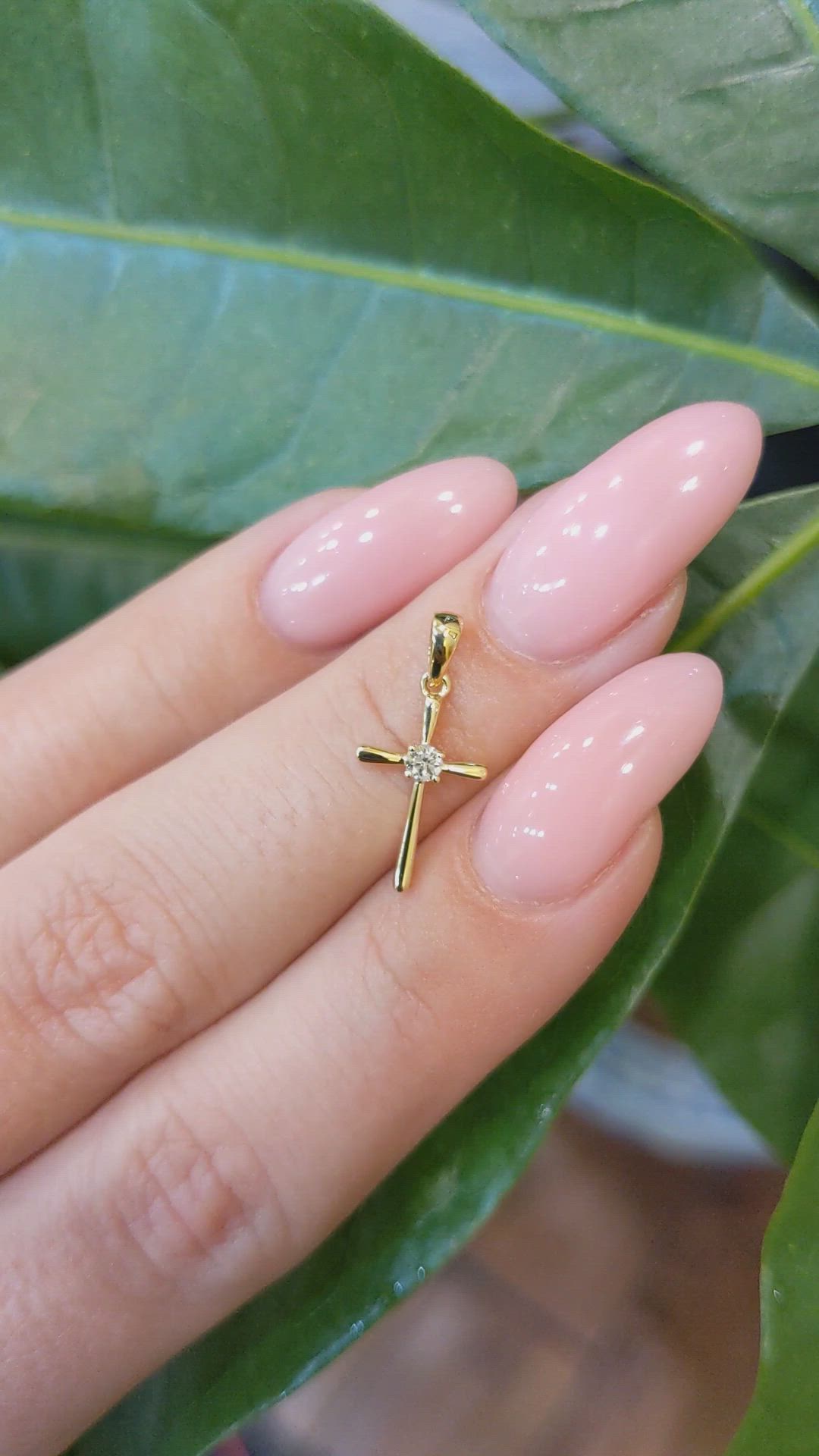 0.06 Ct. Natural Diamond Accent Stones Pendant, 18K Yellow Gold Size Video