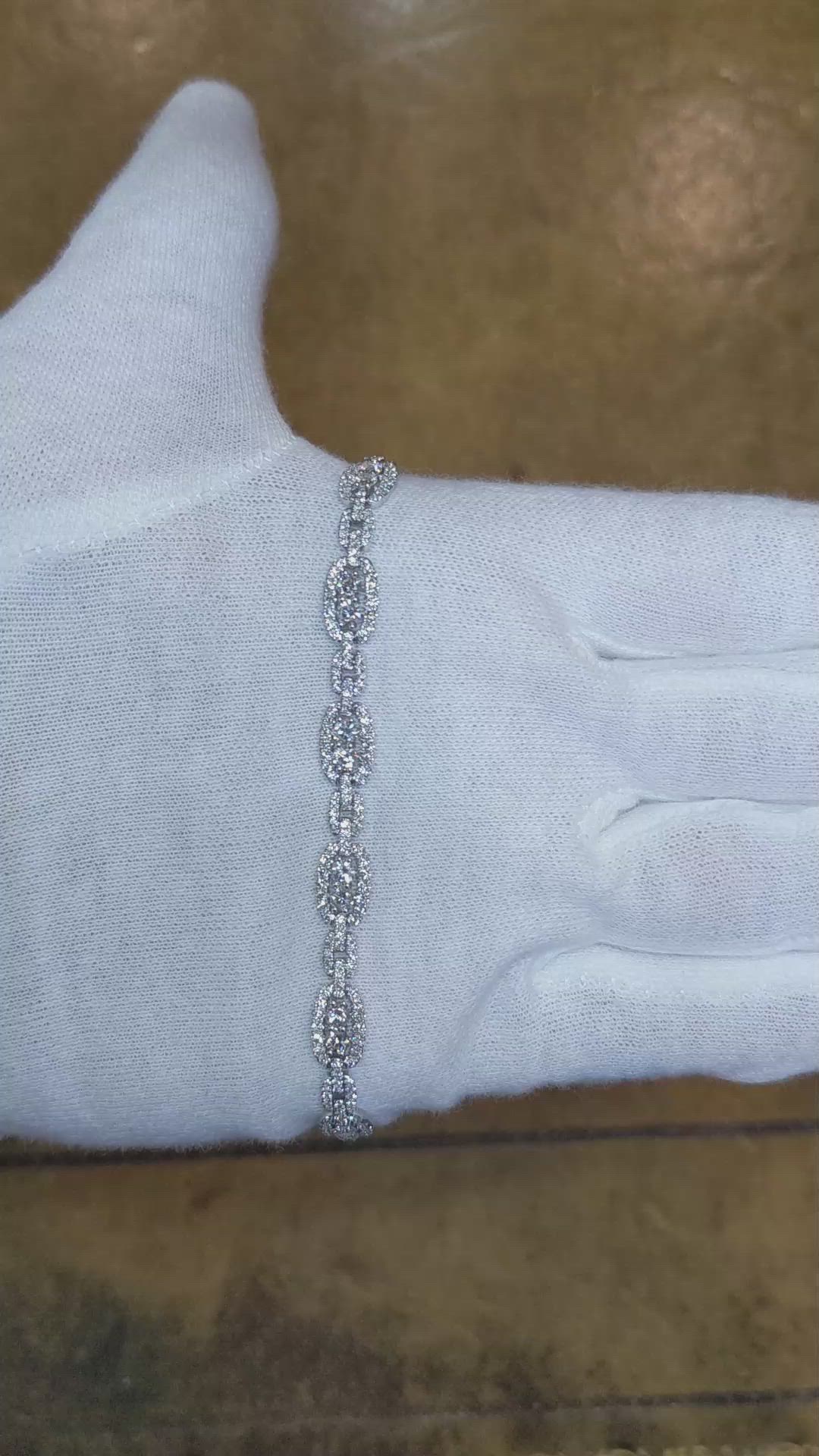 3.96&nbsp;Ct.Tw.Total Carat Weight Natural Diamond Pave Bracelet, 18K White Gold Size Video